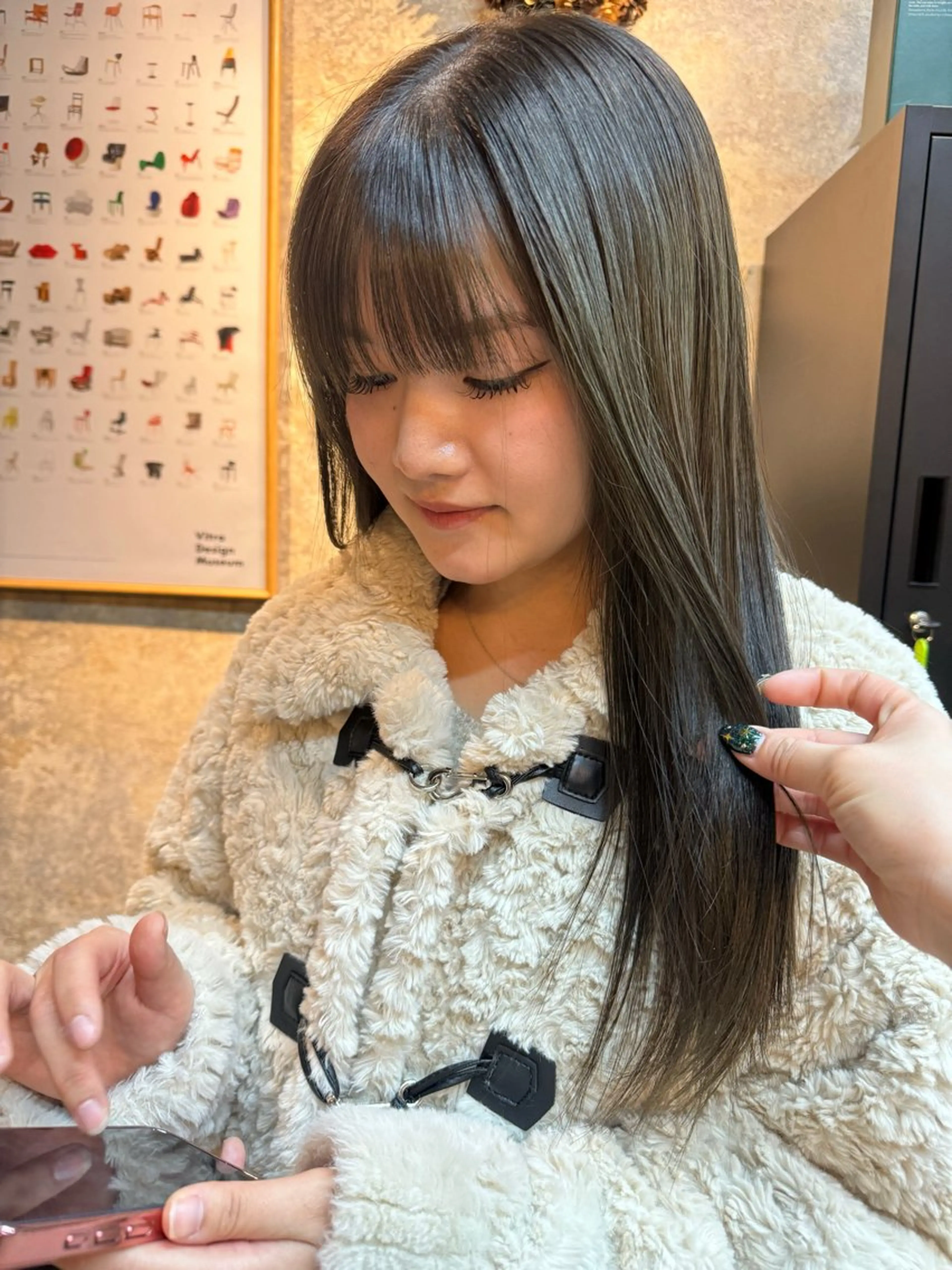 カラー 艶髪/ハイトーン モカのヘアスタイル
