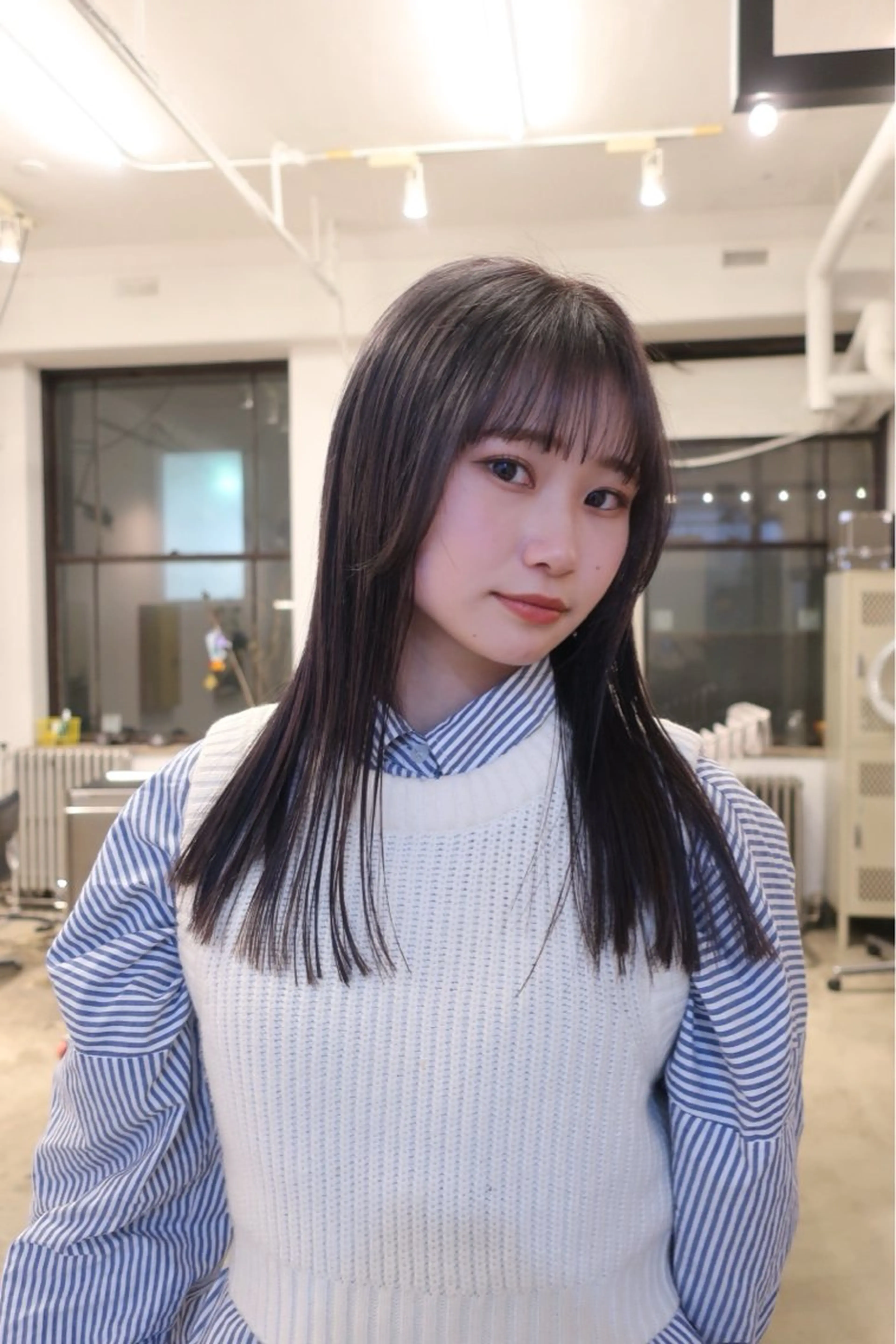 ロング カラー 黒髪 ブリーチ ヘアカラー ミタニ ナギサのヘアスタイル