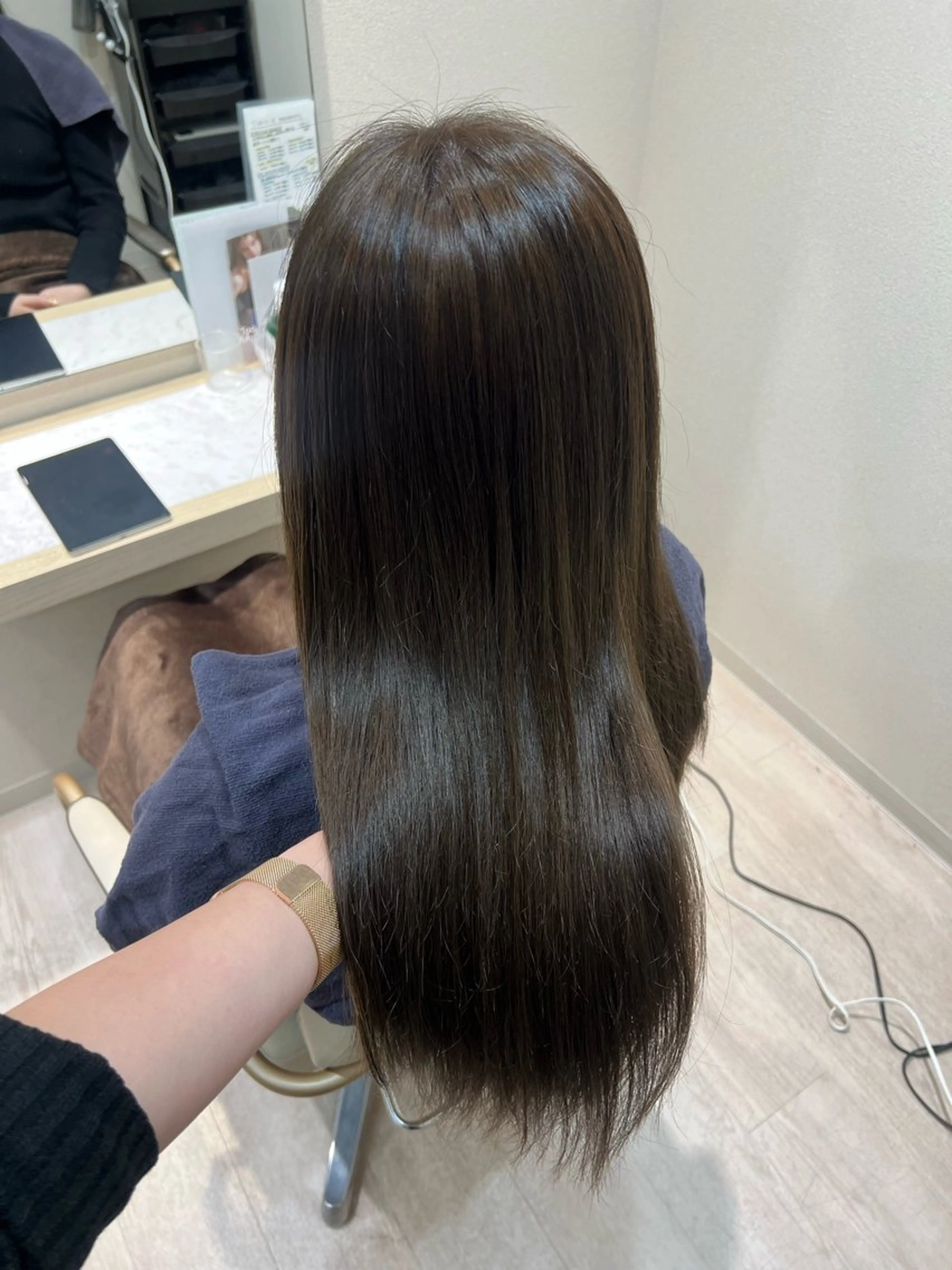 ロング ヘアカラー トリートメント ヘッドスパ mina .のヘアスタイル