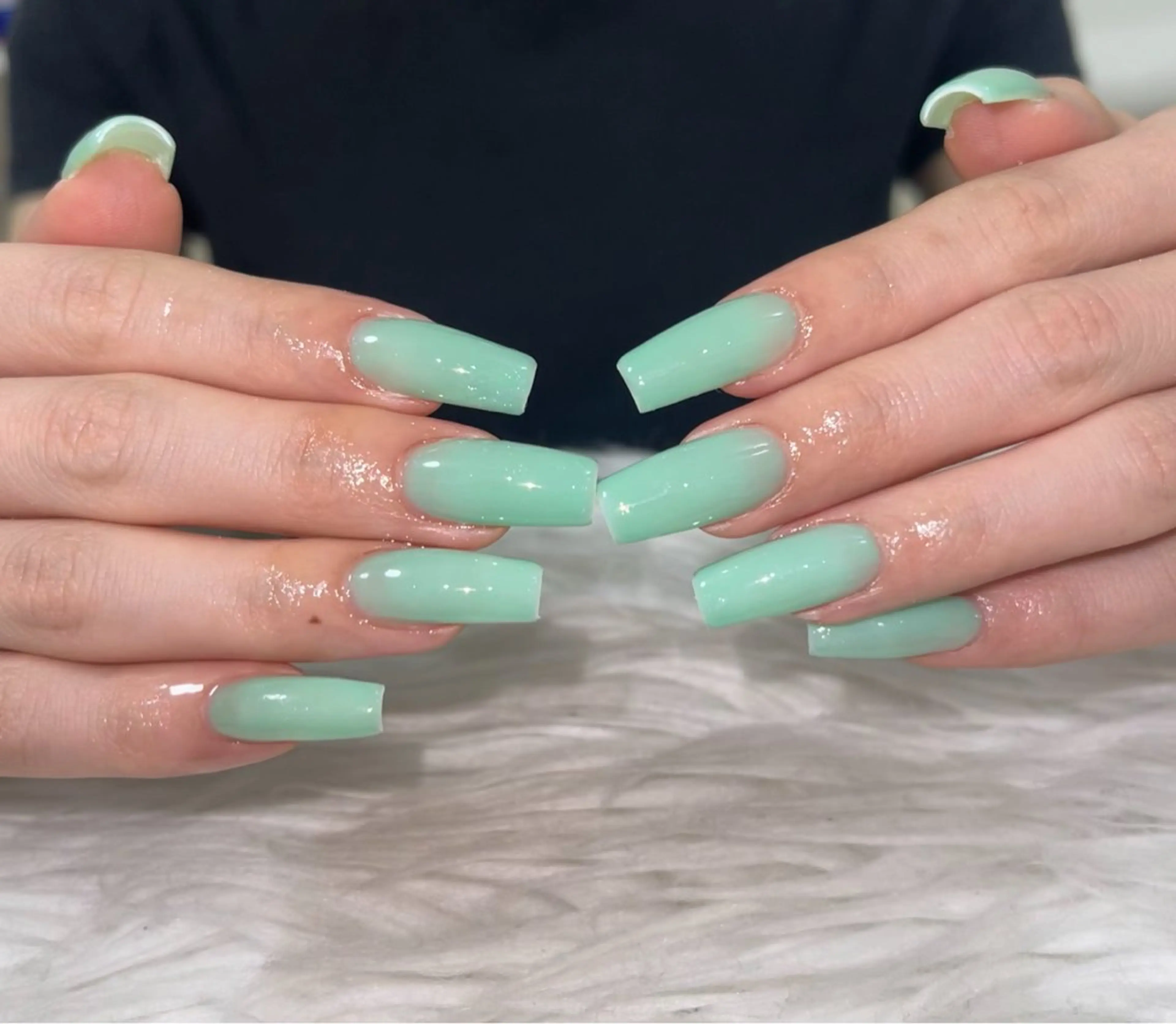 ネイル オーロラネイル ブラウン フラッシュネイル フラワーネイル ホログラムネイル ハンドネイル Amee Nail Salonのネイルデザイン