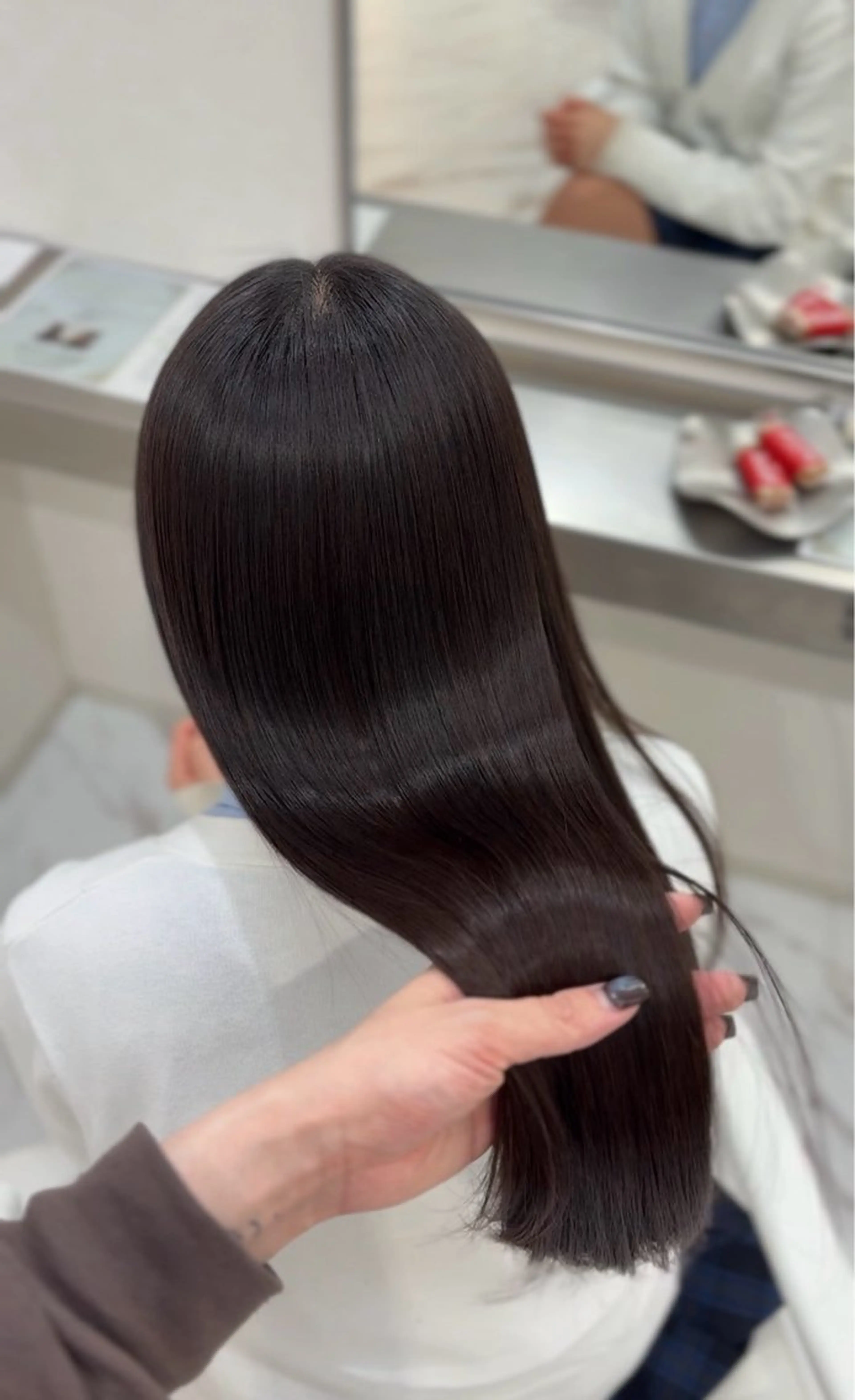 ロング カラー パーマ ベージュカラー ブリーチ 透明感カラー ダブルカラー グレージュ カット 縮毛矯正 トリートメント TOMO/ブリーチ 無しオリーブのヘアスタイル