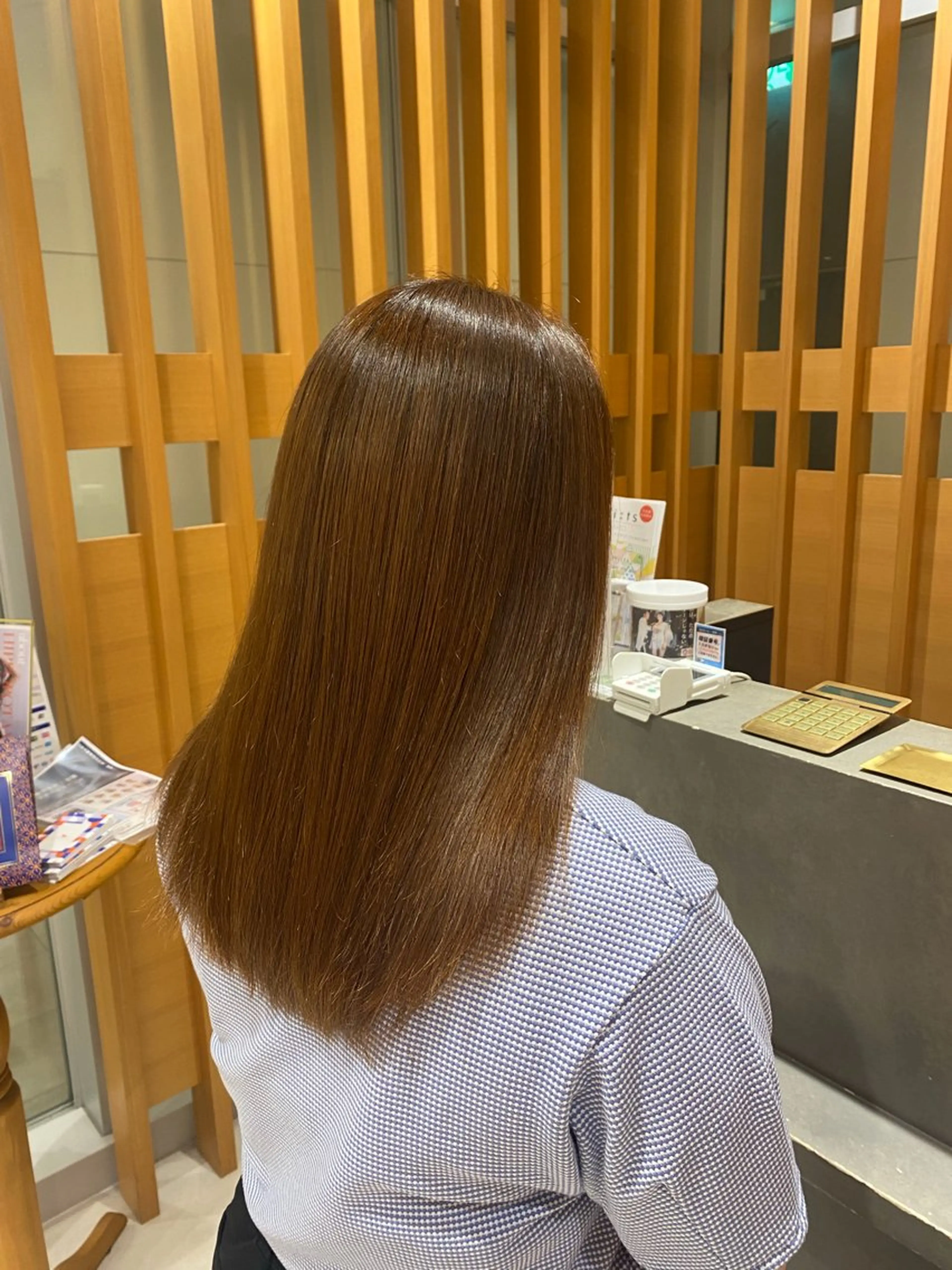 ミディアム ヘアカラー トリートメント 💎ツヤ髪ストレート カラー💎かのんのヘアスタイル