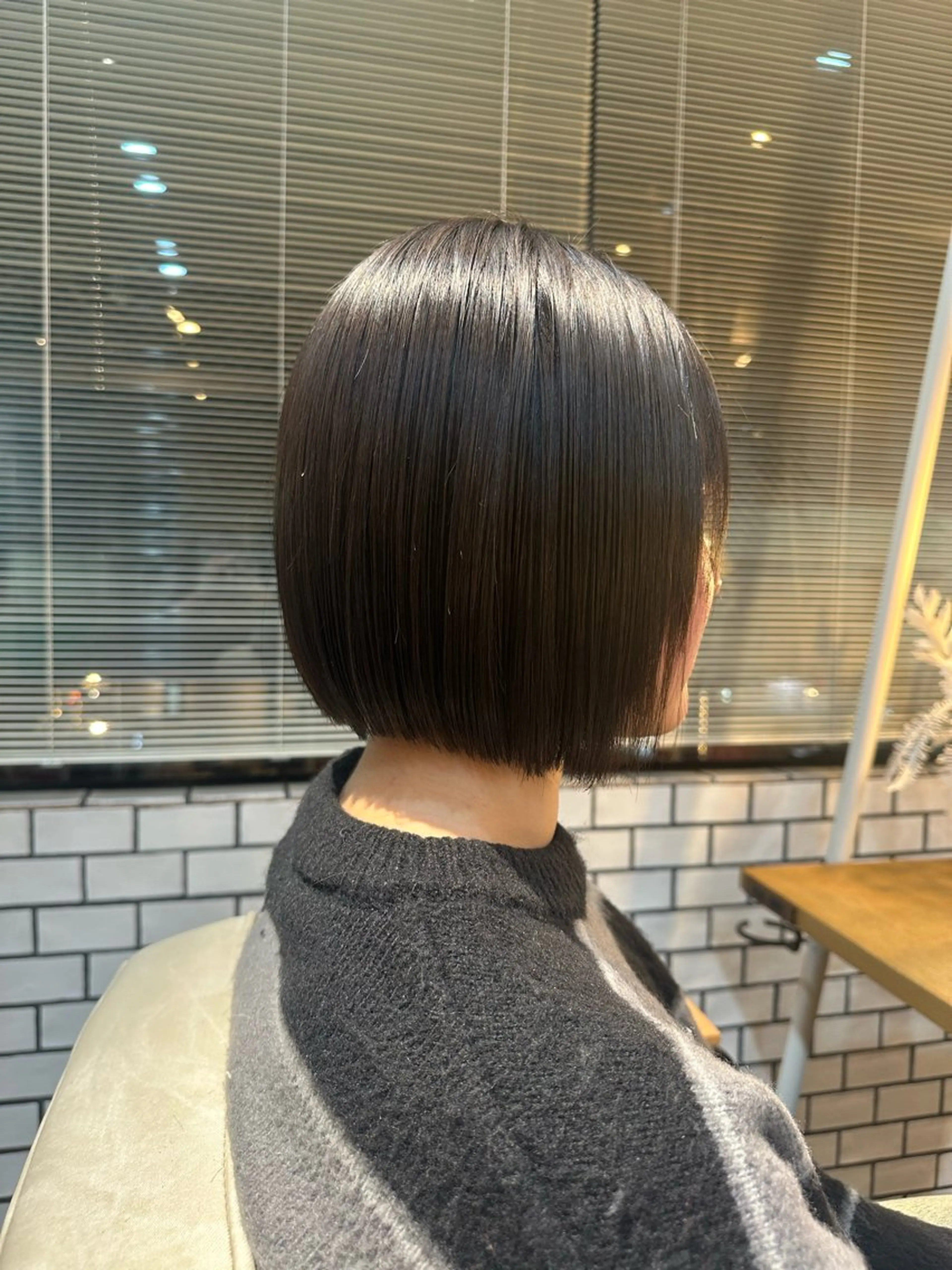 ショート 前下がりボブ ボブ reefur マリナのヘアスタイル