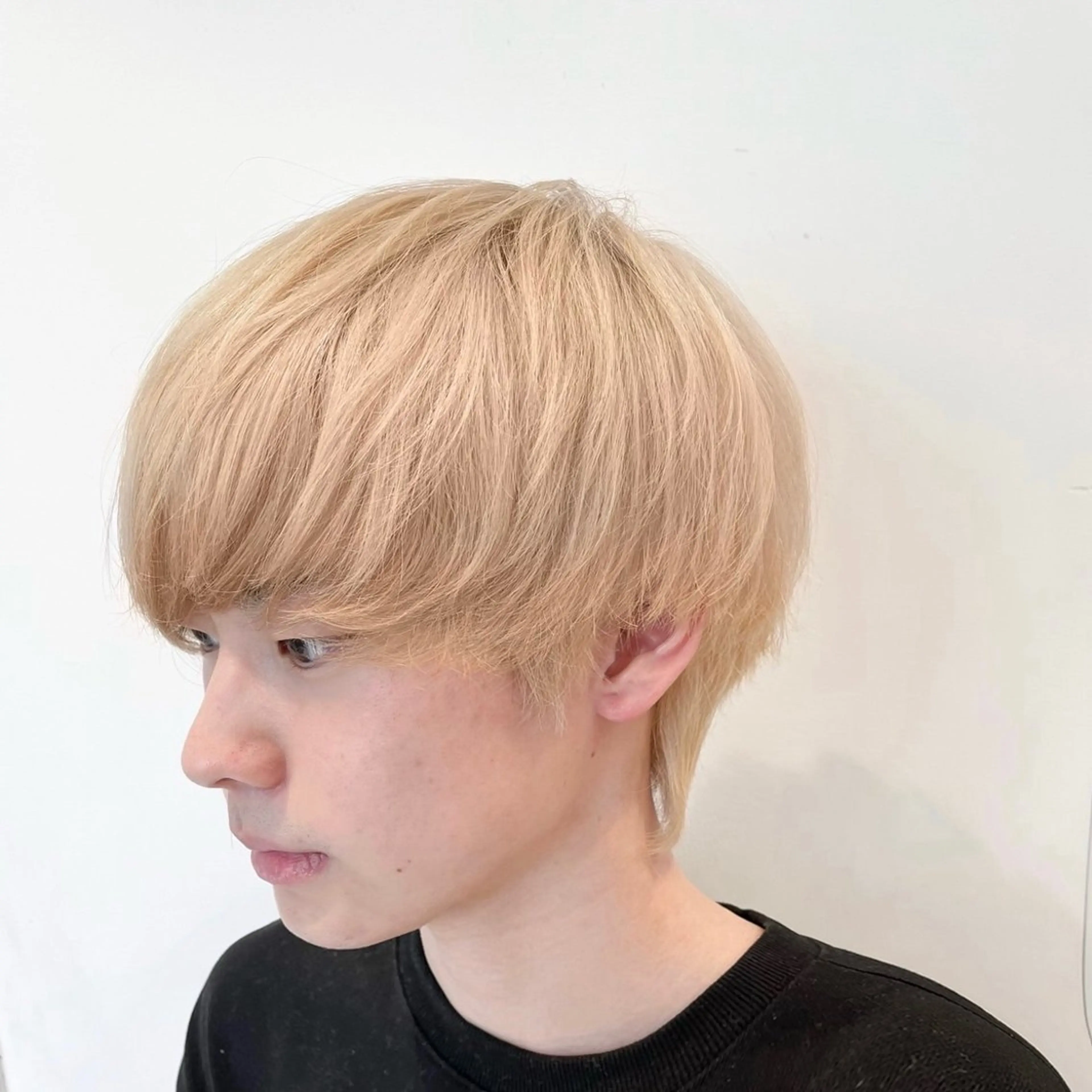 カラー メンズ メンズハイトーン メンズ韓国風 ハイトーンカラー カット ヘアカラー トリートメント うる艶カラー/ 髪質改善/まい🪐‪のヘアスタイル