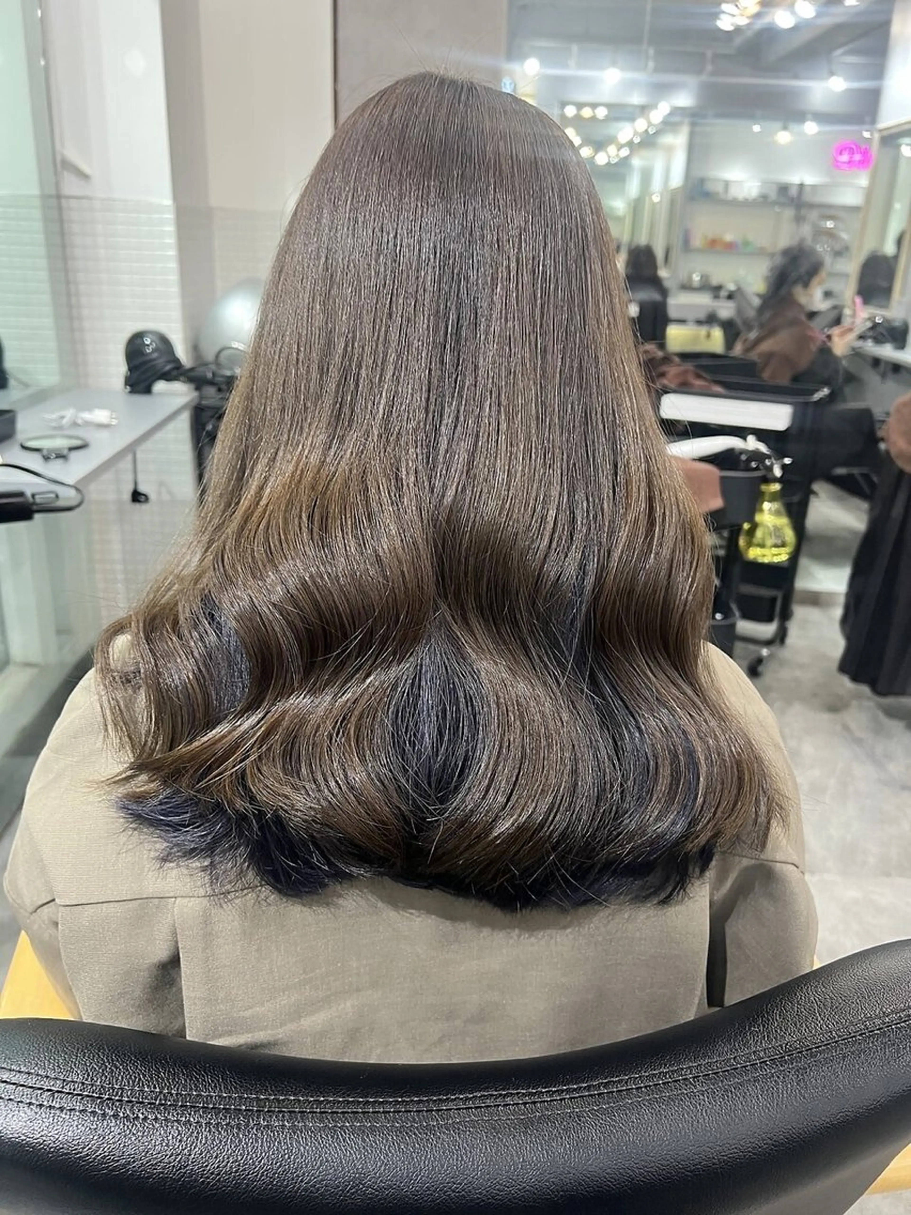 セミロング カラー ハイトーン/ブリーチ 💙みずき💙のヘアスタイル