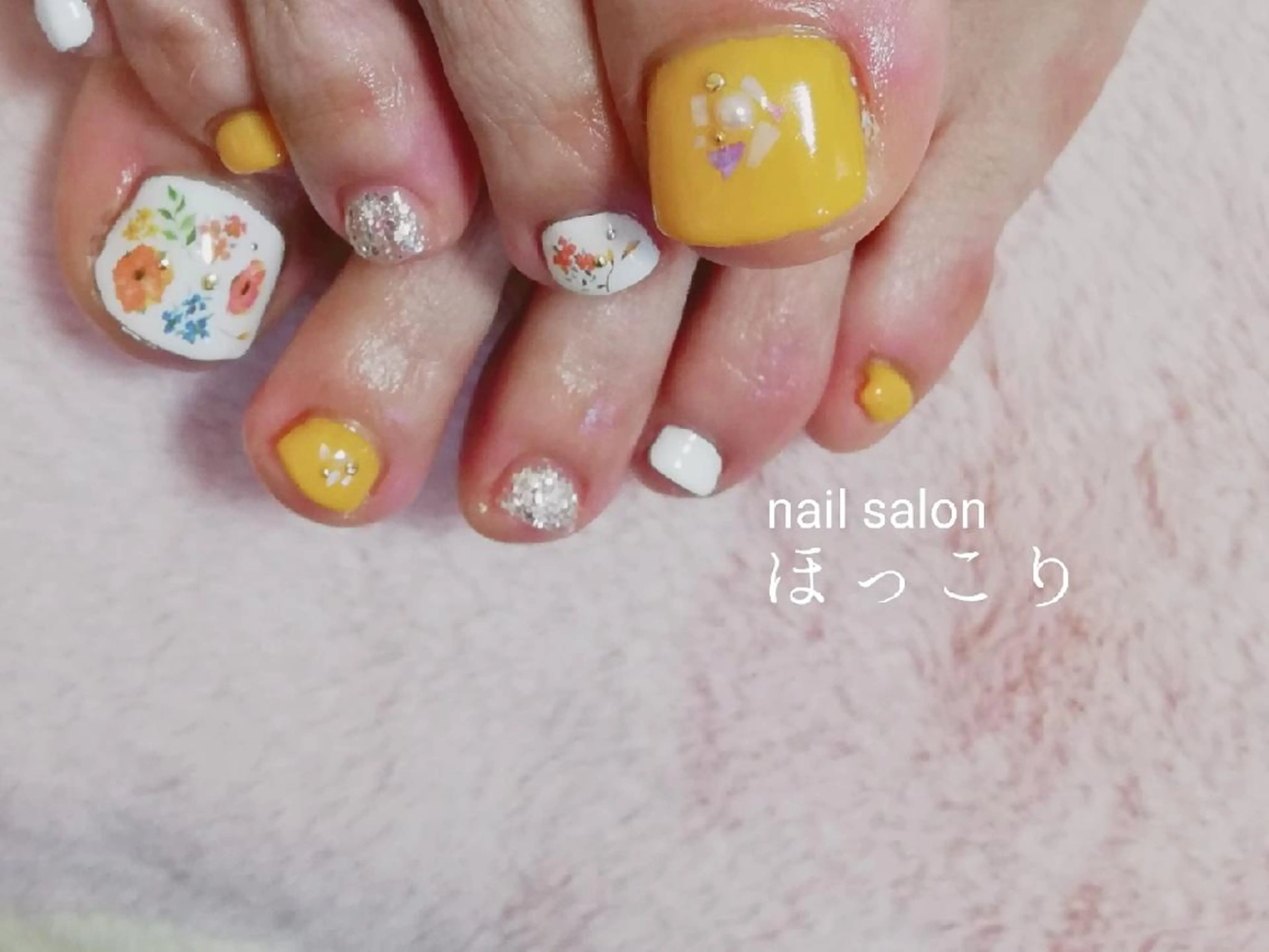 ネイル フラワーネイル ネイルサロンほっこり kanaのネイルデザイン