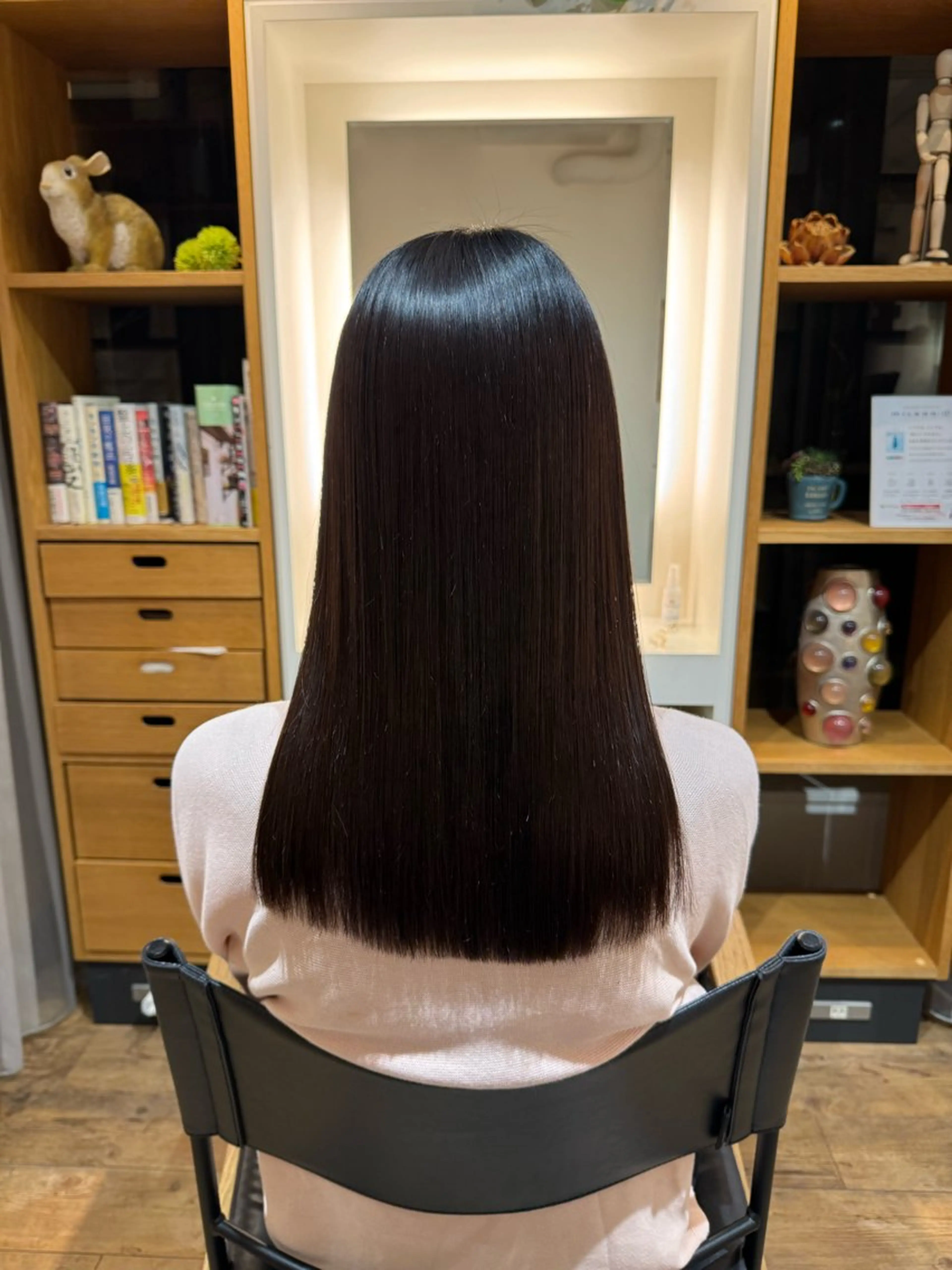 セミロング ヘアカラー トリートメント afloatkobe所属・美髪/髪質改善 川口凌弥のヘアスタイル