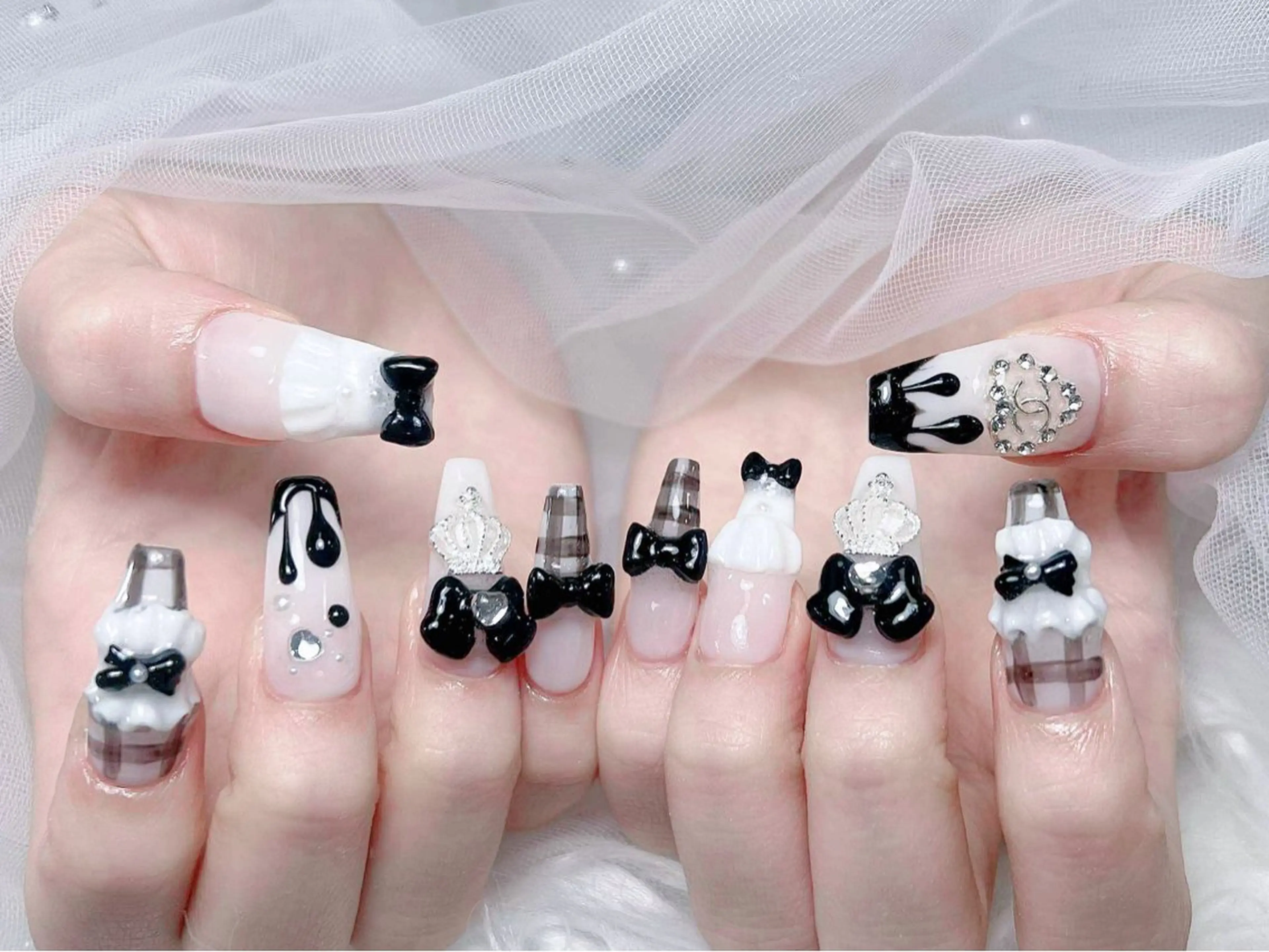 ネイル 成人式 ロングネイル マグネットネイル 大理石ネイル(マーブル) リボン ハンドネイル MoMoA Nail ネイル長さ出し専門店のネイルデザイン