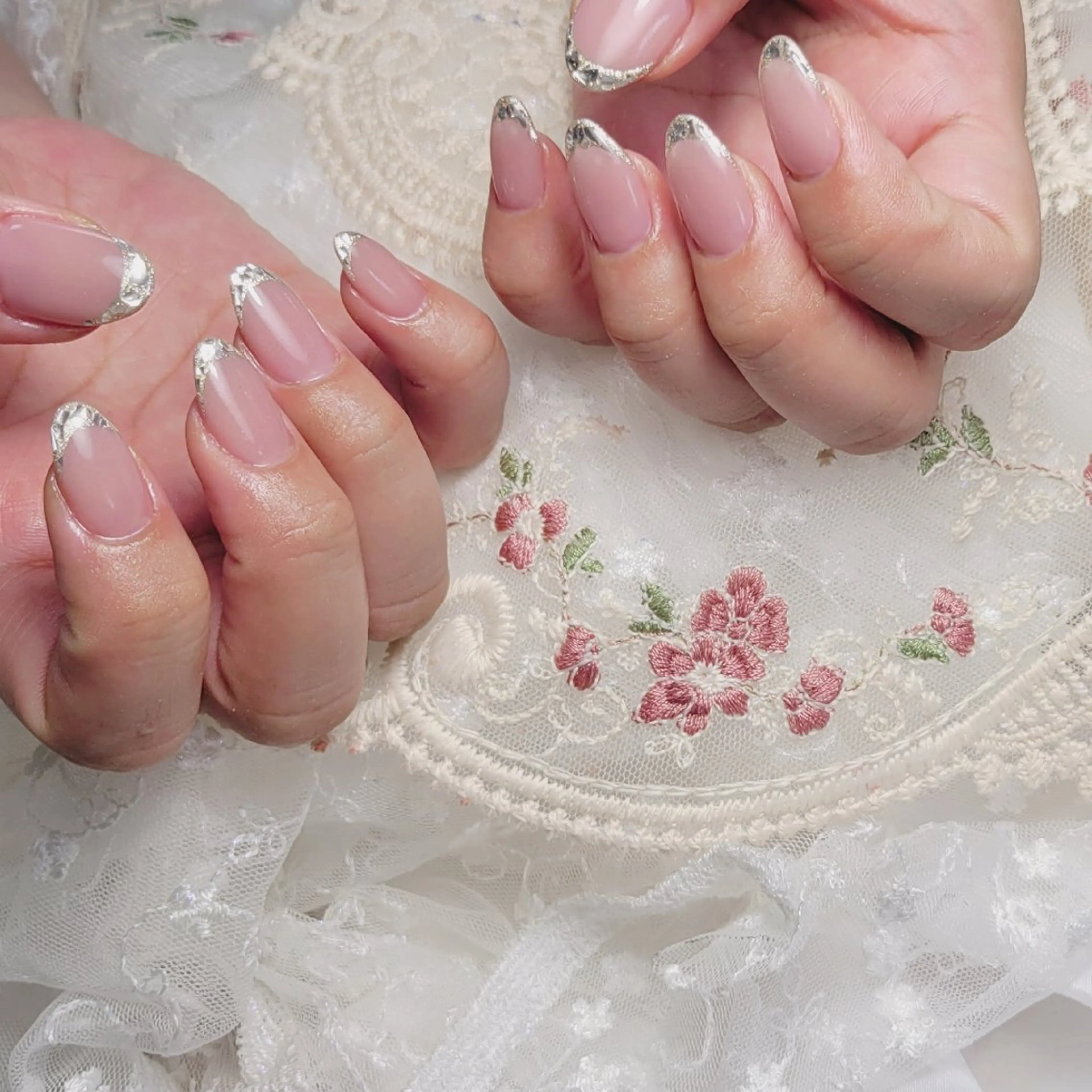 ネイル フレンチネイル ガラスフレンチ ネイルサロンほっこり kanaのネイルデザイン