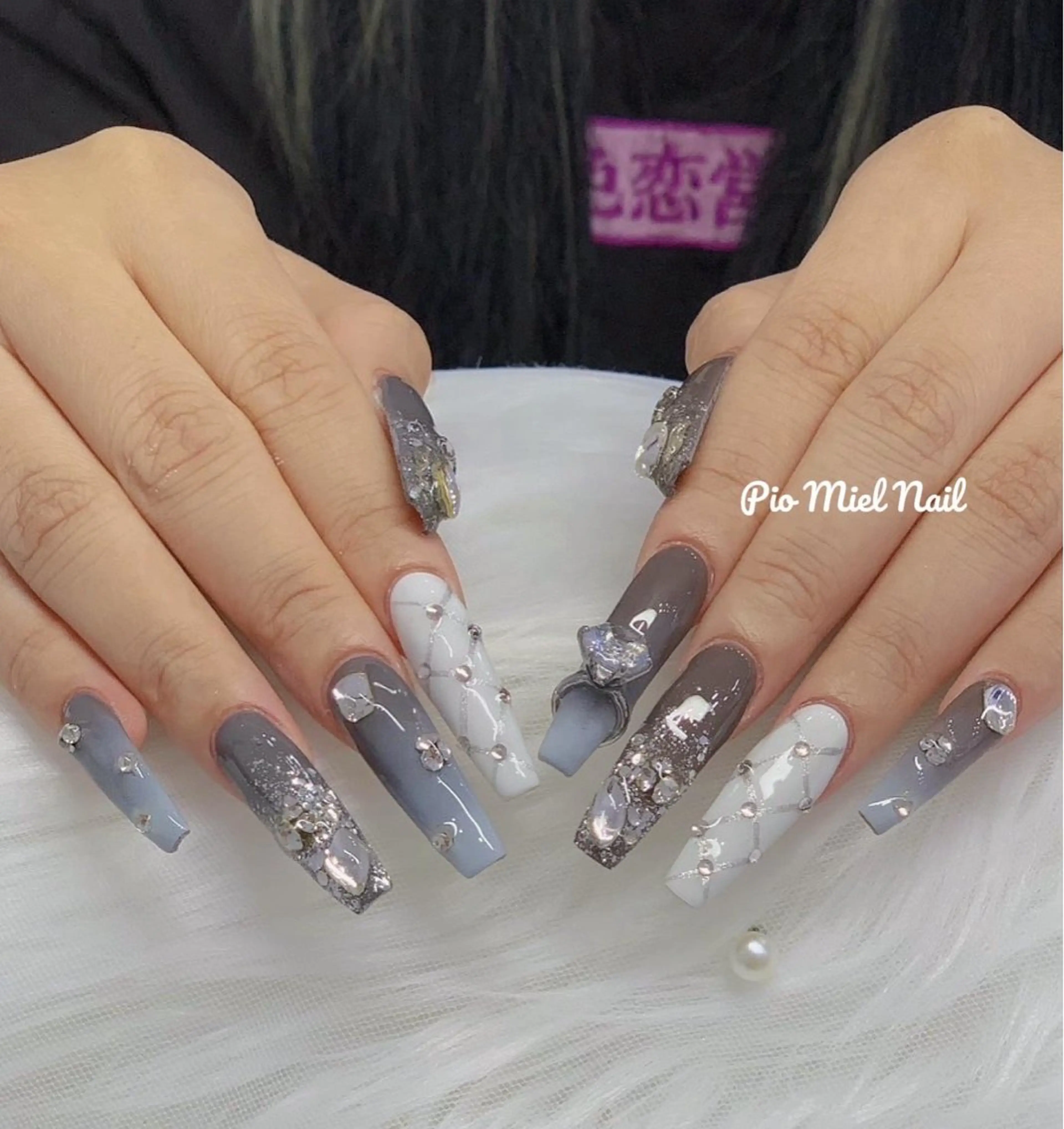 ネイル アートネイル ジェルネイル グラデーション ラメ(グリッター) ロングネイル ハンドネイル momo 長さだしのネイルデザイン