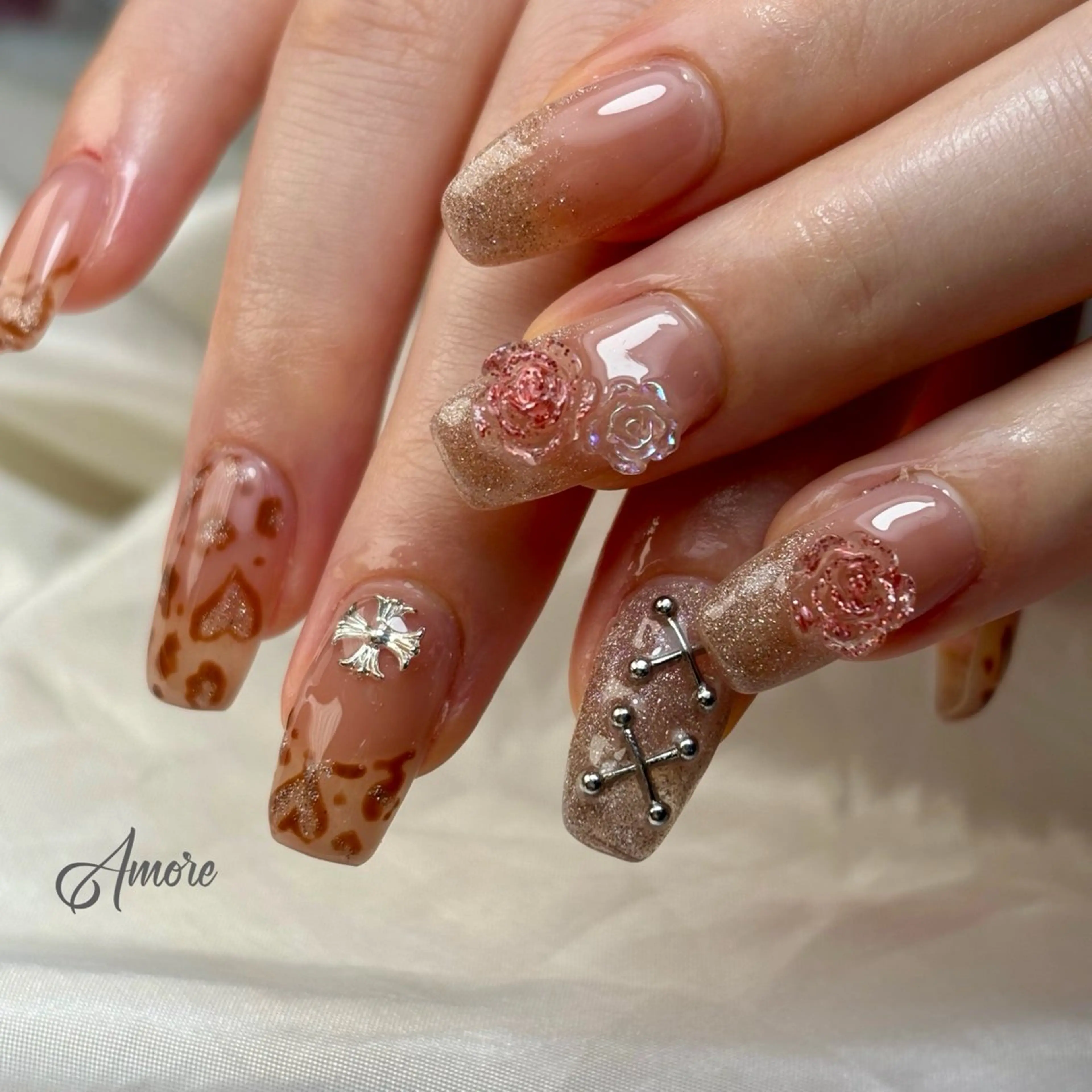 ネイル ジェルネイル キラキラネイル 韓国ネイル マグネットネイル パラジェル You kyehwaのネイルデザイン