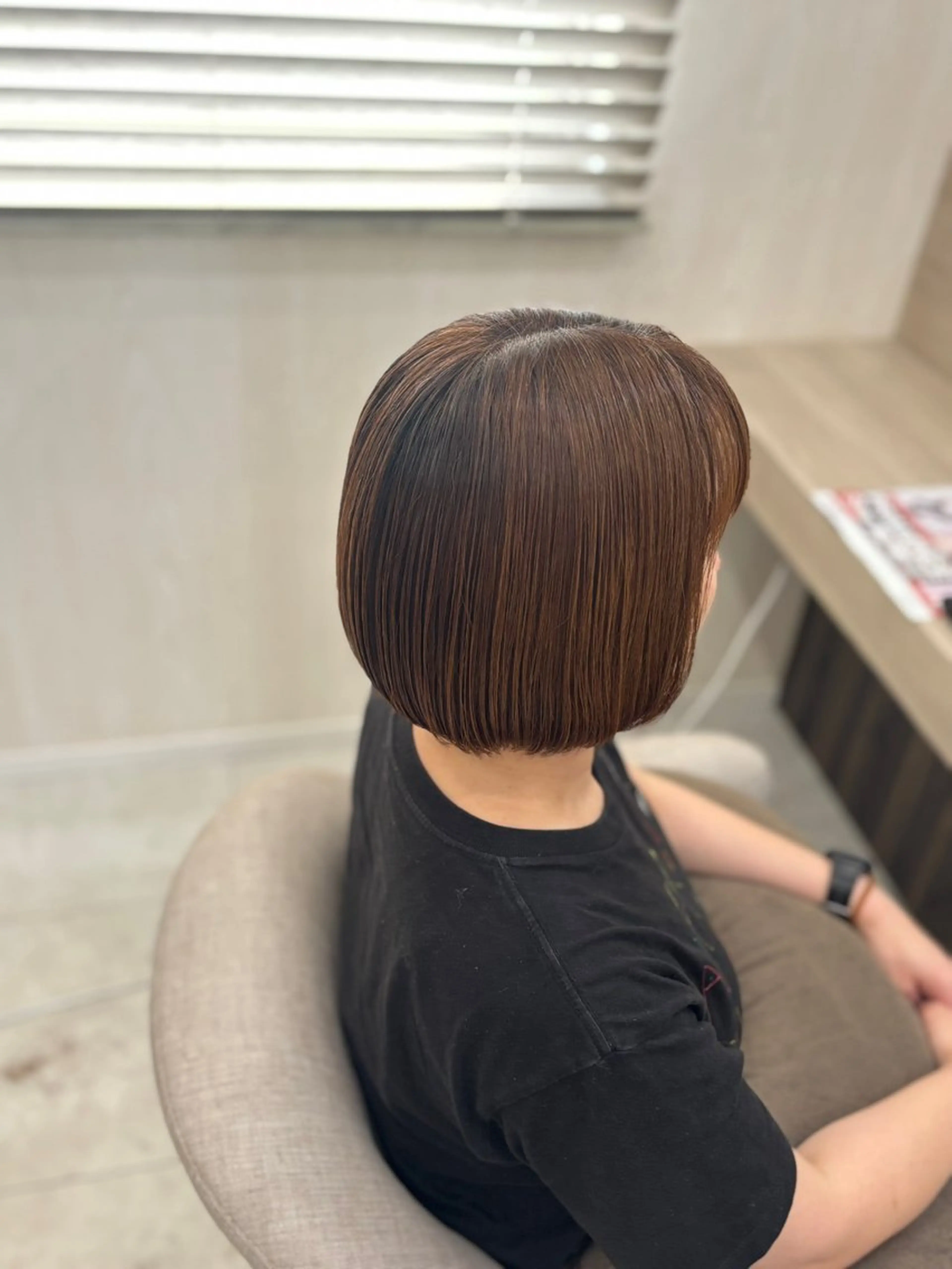 ミディアム 森井 早苗のヘアスタイル