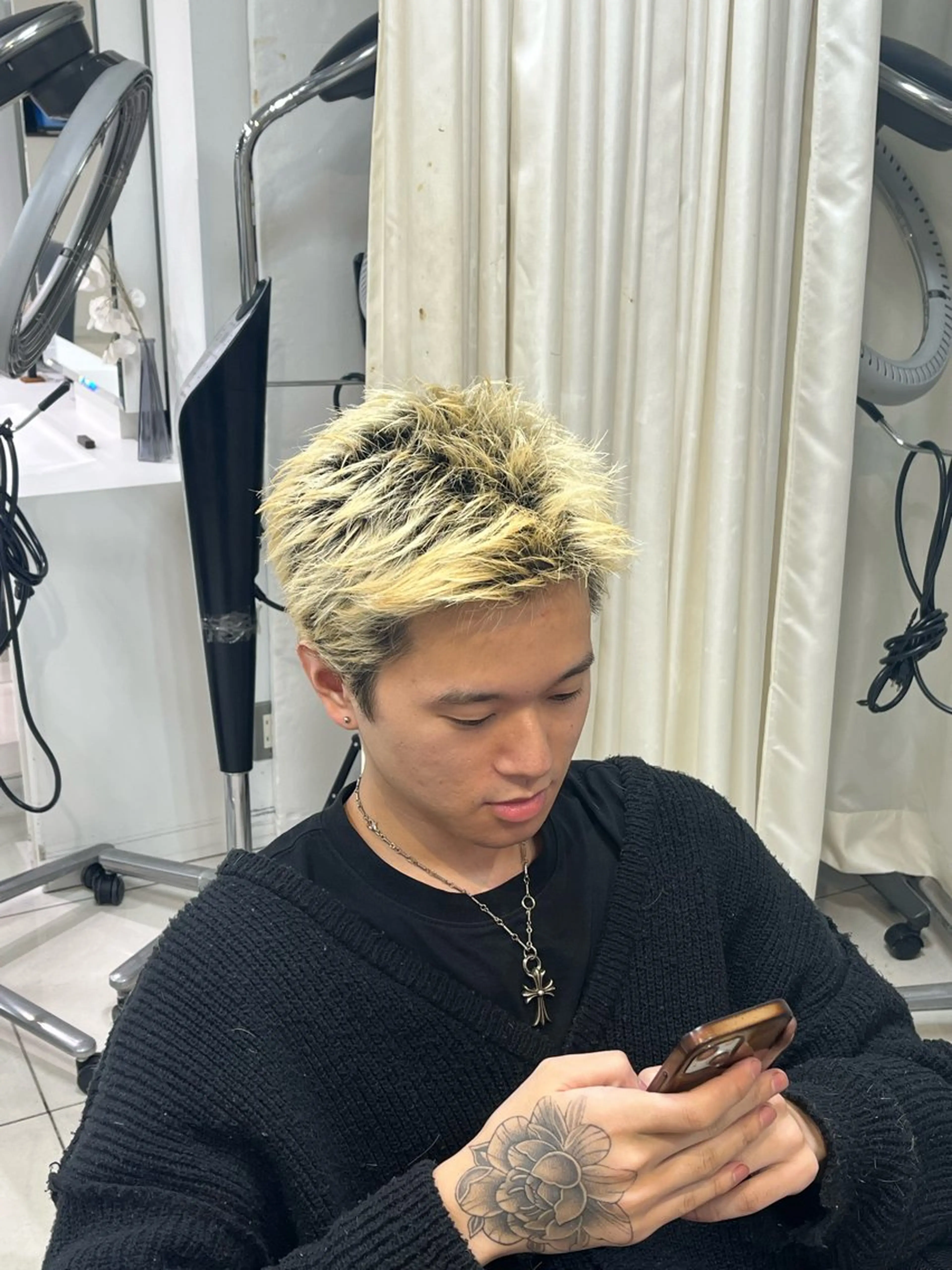 ショート カラー パーマ メンズ 【シャドウパーマ センターパート】義心のヘアスタイル