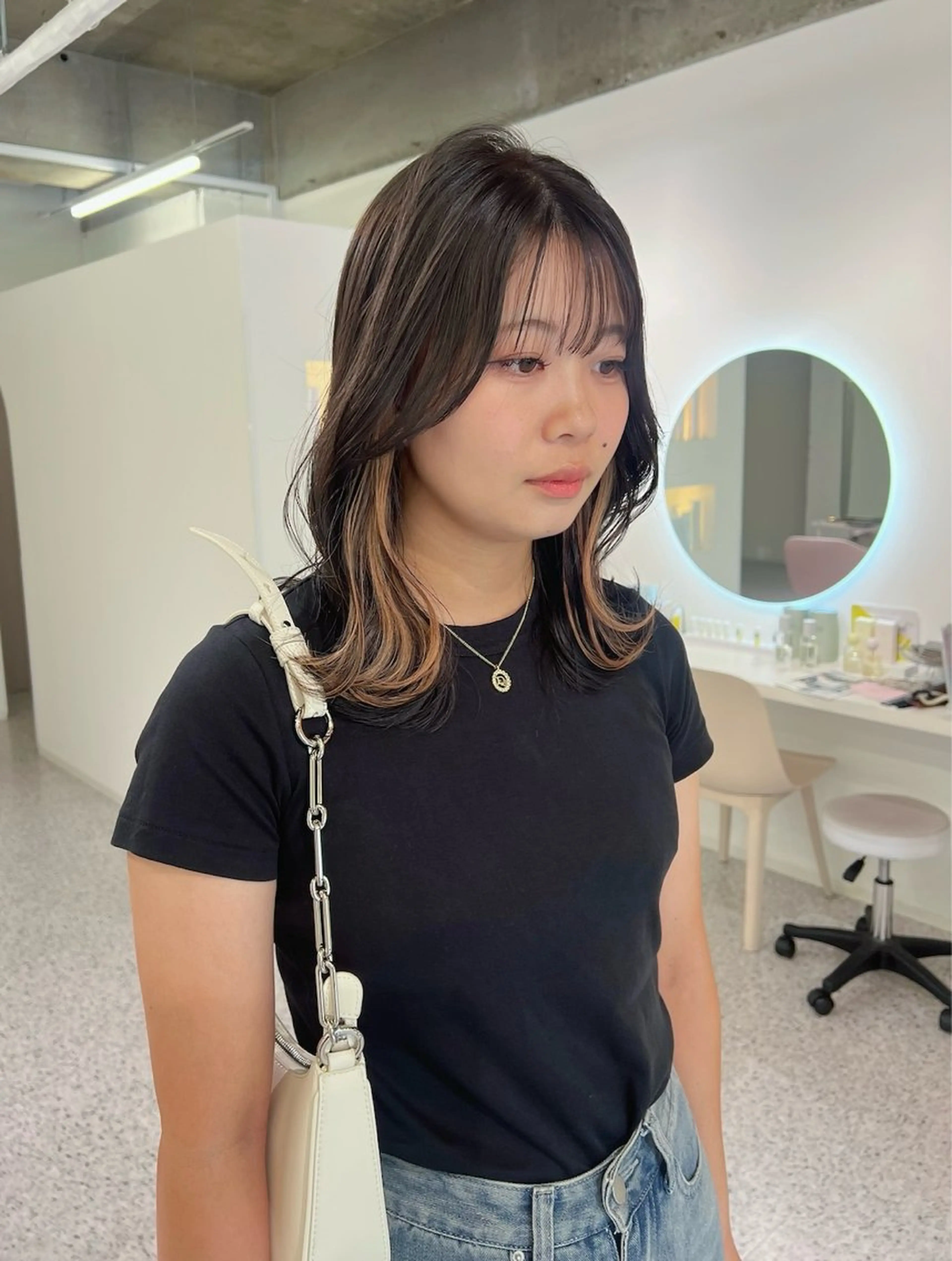 ミディアム カラー エクステ cher. naoのヘアスタイル