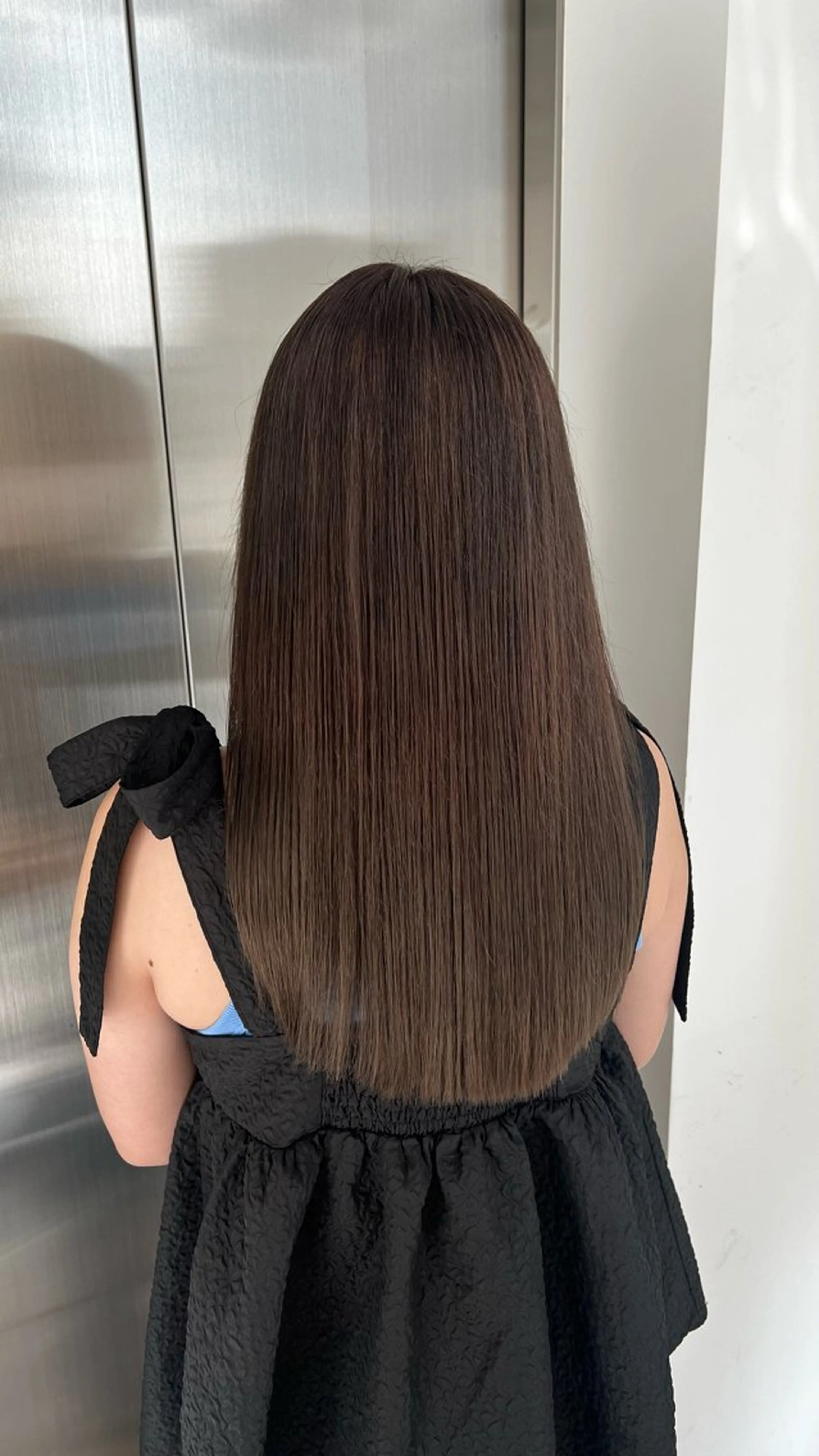 ロング カラー グレージュ カット ヘアカラー トリートメント 赤みゼロ/透明感 カラー🌿KANTAのヘアスタイル