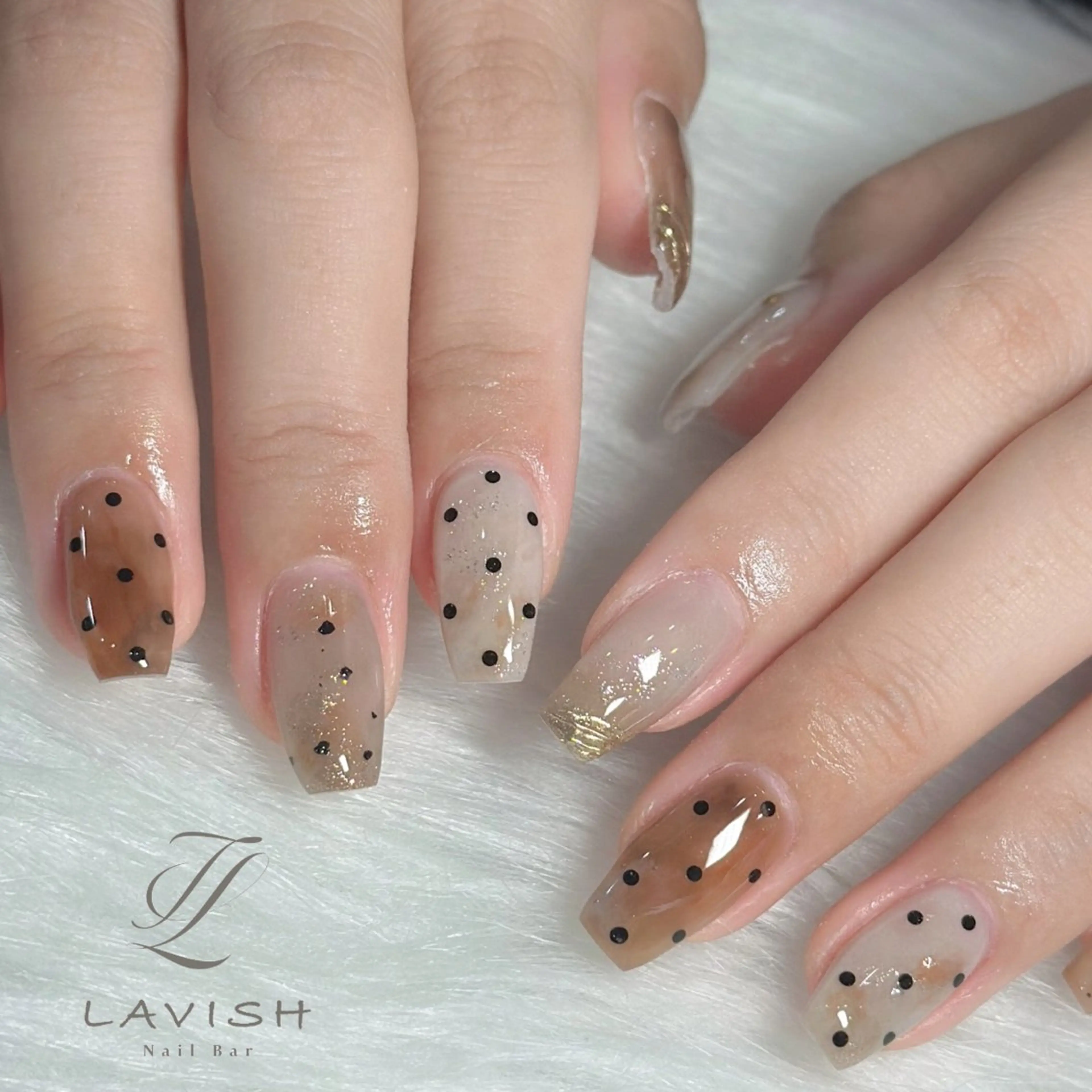ネイル ハンドネイル フットネイル LAVISH nanamiのネイルデザイン
