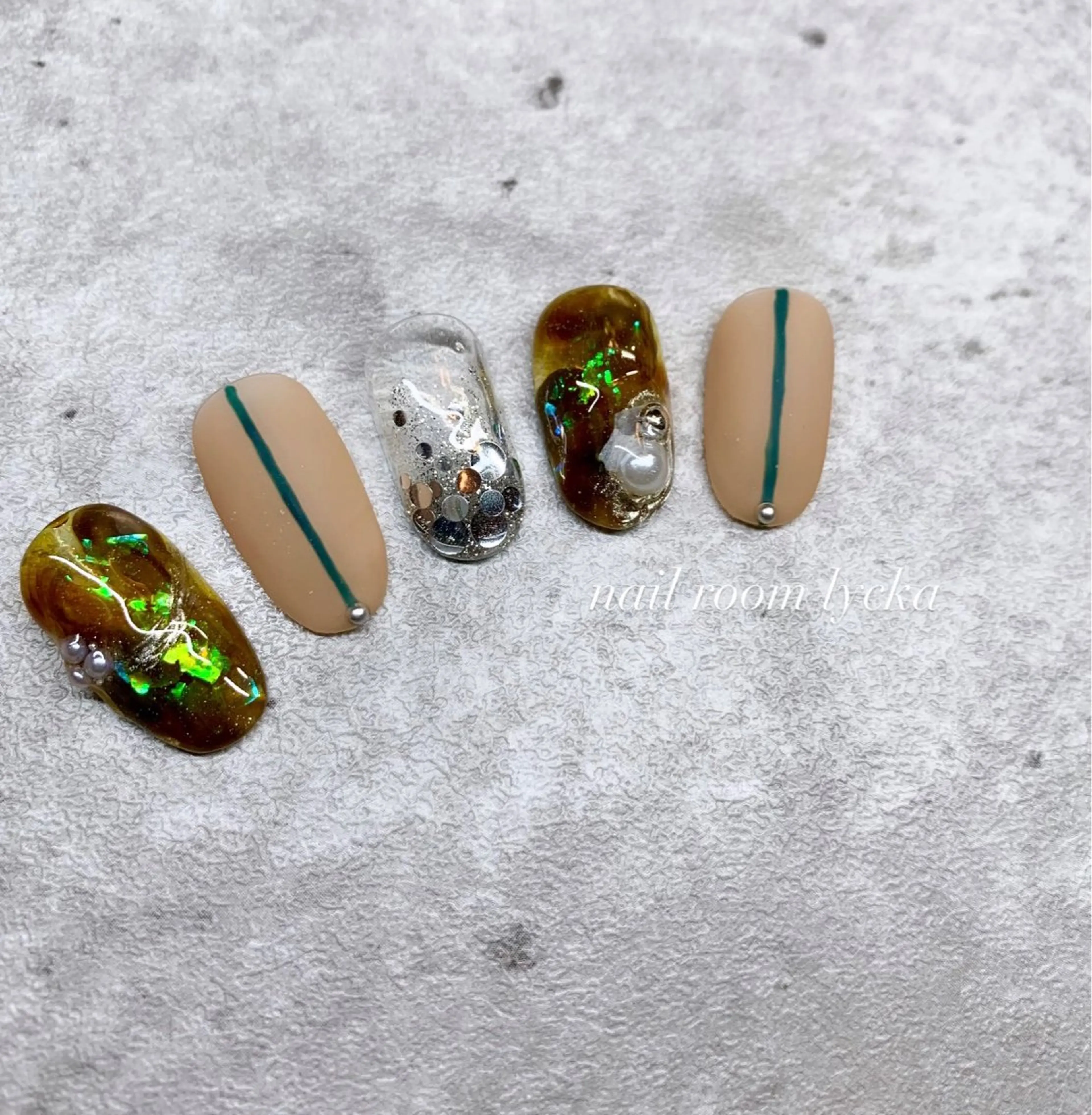 ネイル ﾈｲﾙﾙｰﾑﾘｯｶ 𝐦𝐚𝐲𝐮のネイルデザイン