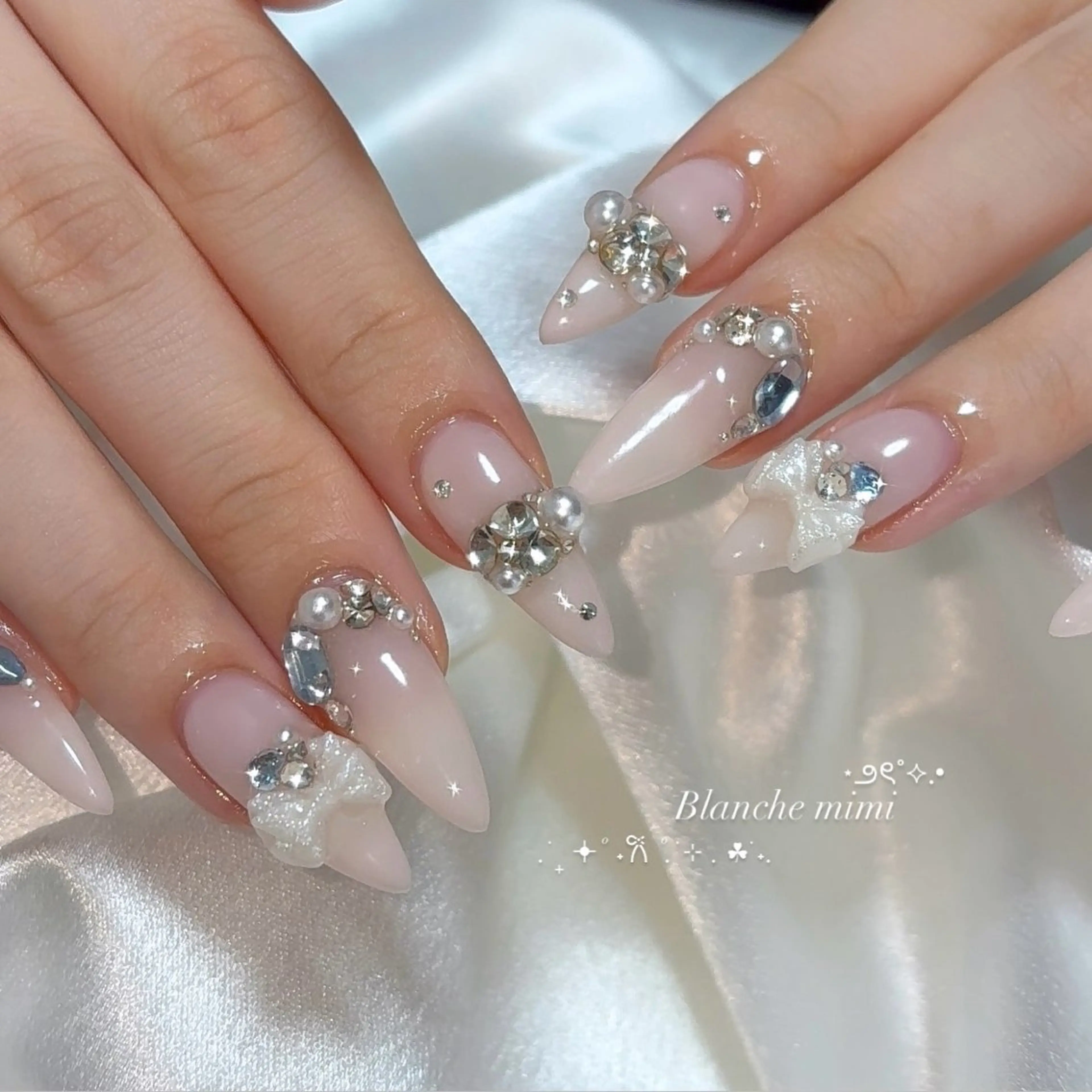 ネイル ハンドネイル Blanche mimi.u_aのネイルデザイン