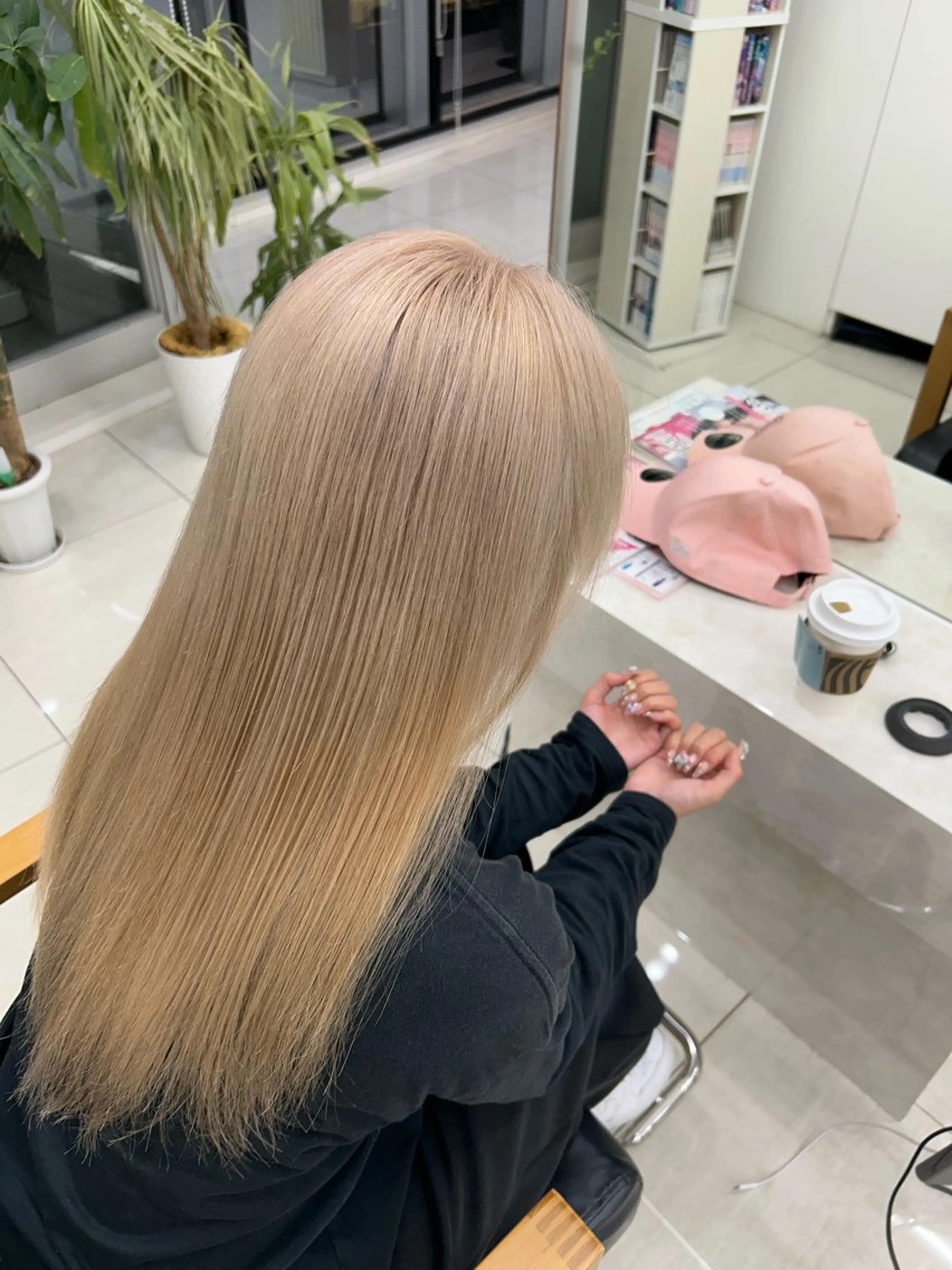 ロング Kurumi リトル渋谷のヘアスタイル