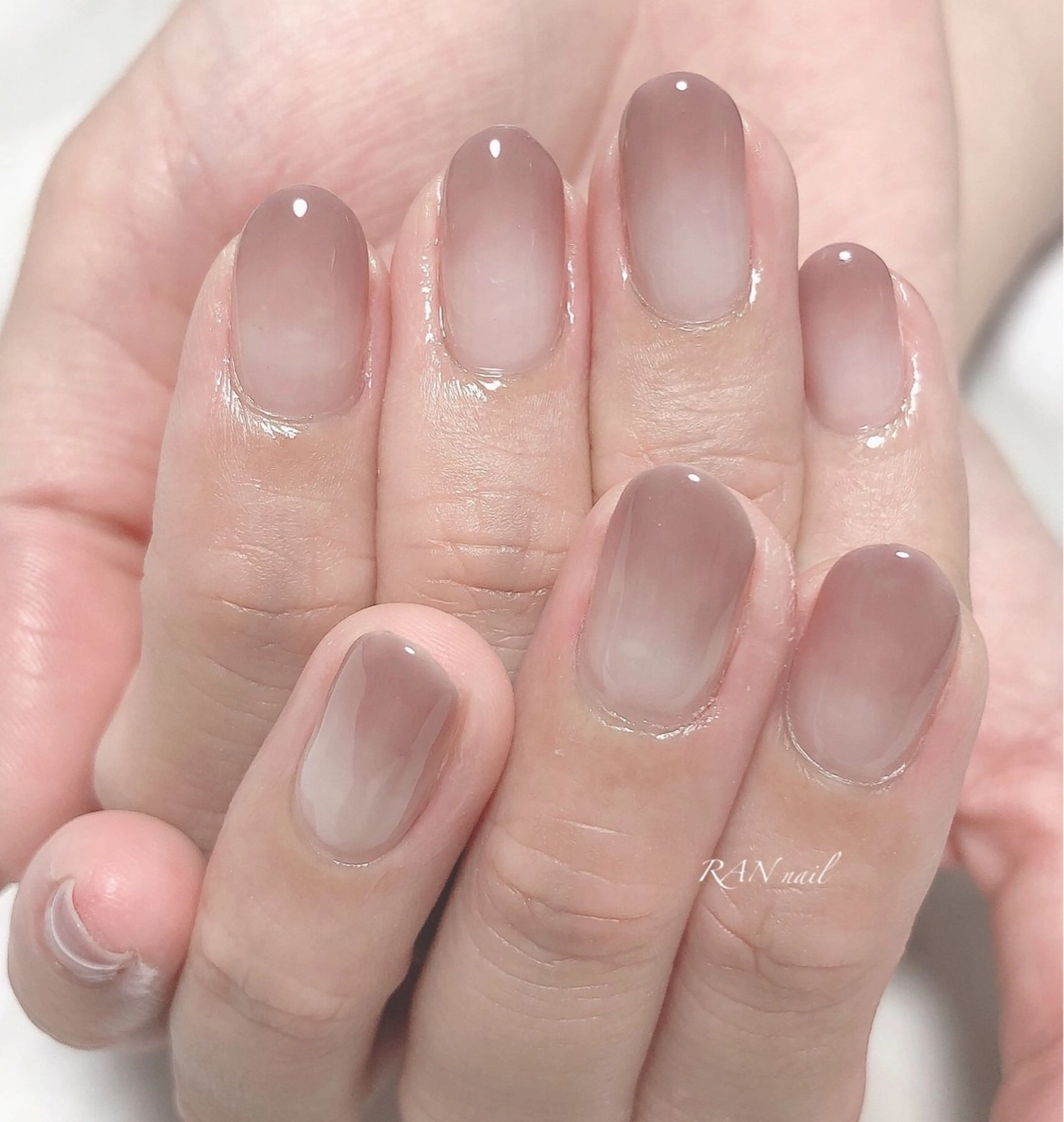 ネイル グラデーション シンプルネイル ハンドネイル フットネイル RAN nailのネイルデザイン
