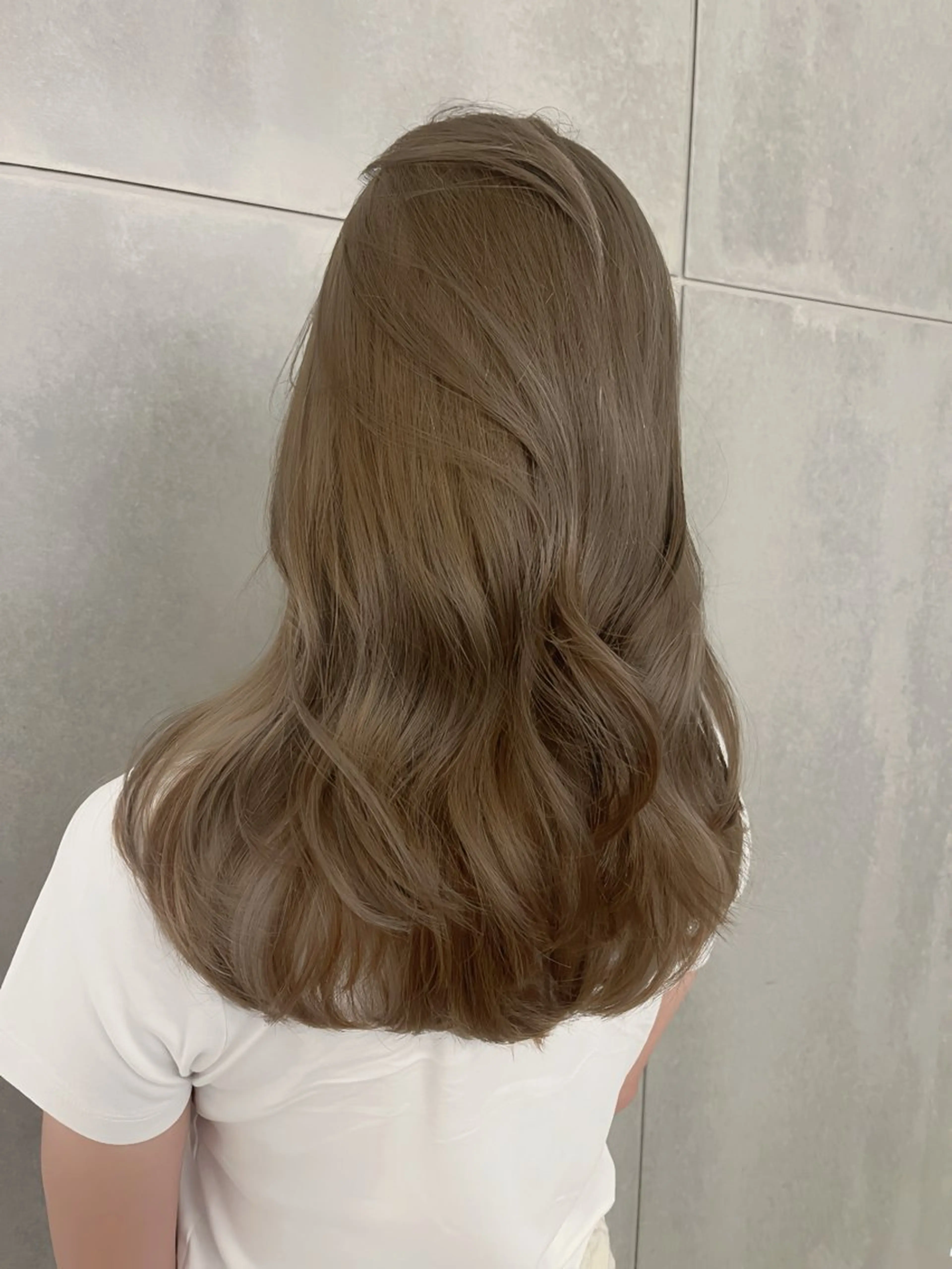 セミロング カラー 大阪カットモデル にしかわ もえのヘアスタイル