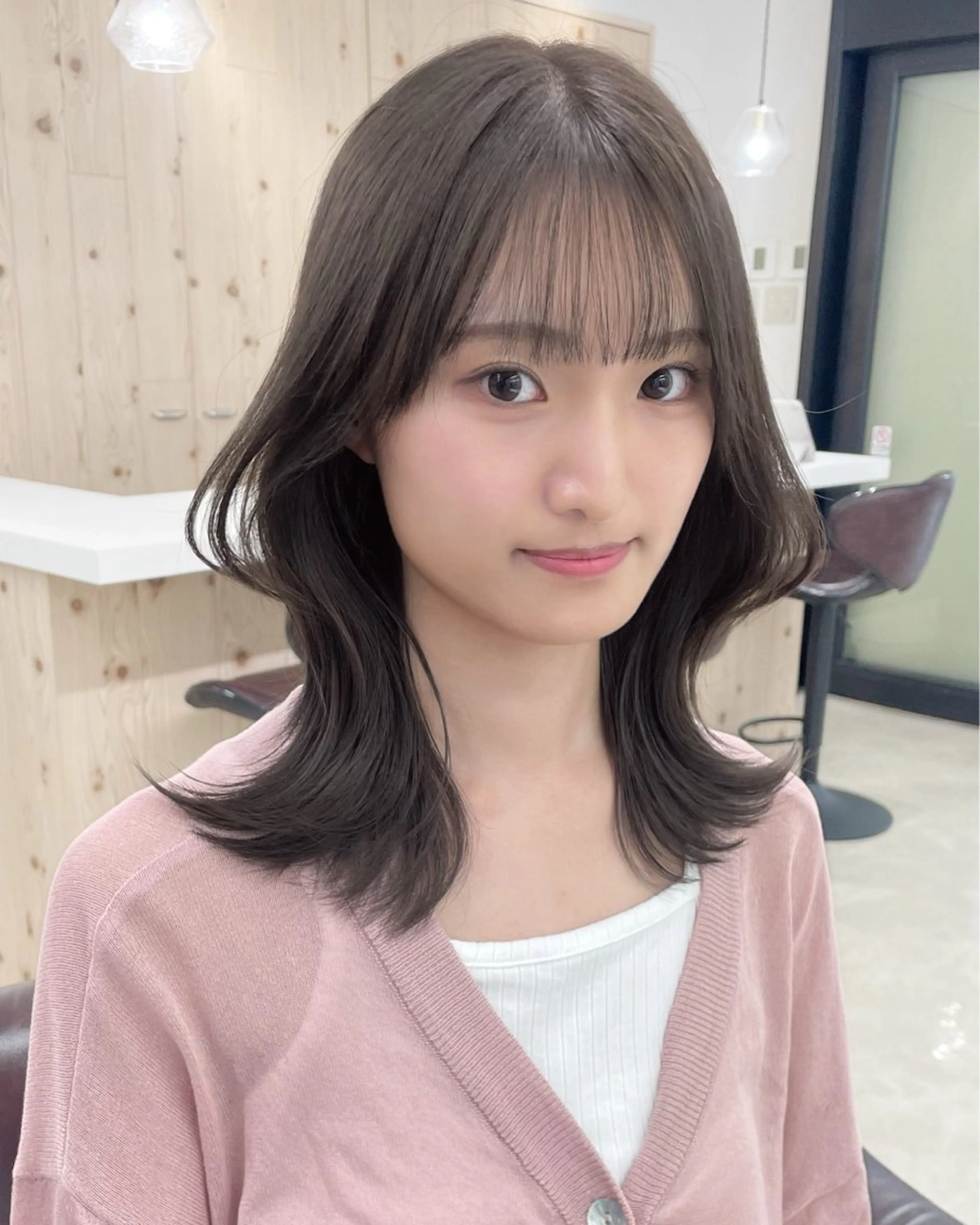 ミディアム カラー カット ヘアカラー トリートメント ヘアセット 新宿/韓国ヘア/ 髪質改善ストレートのヘアスタイル