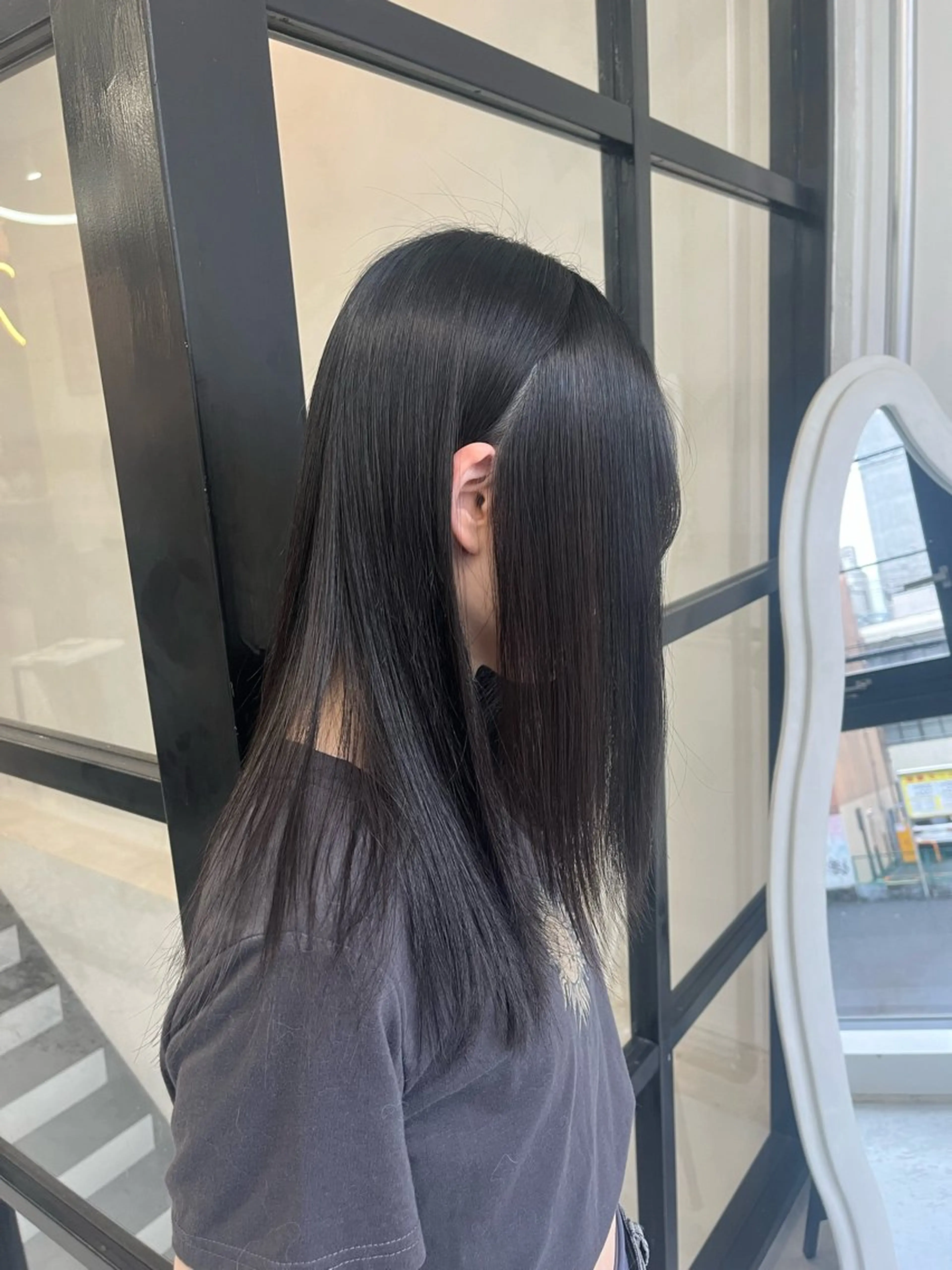 セミロング MaisonHALU 梅木琉衣のヘアスタイル