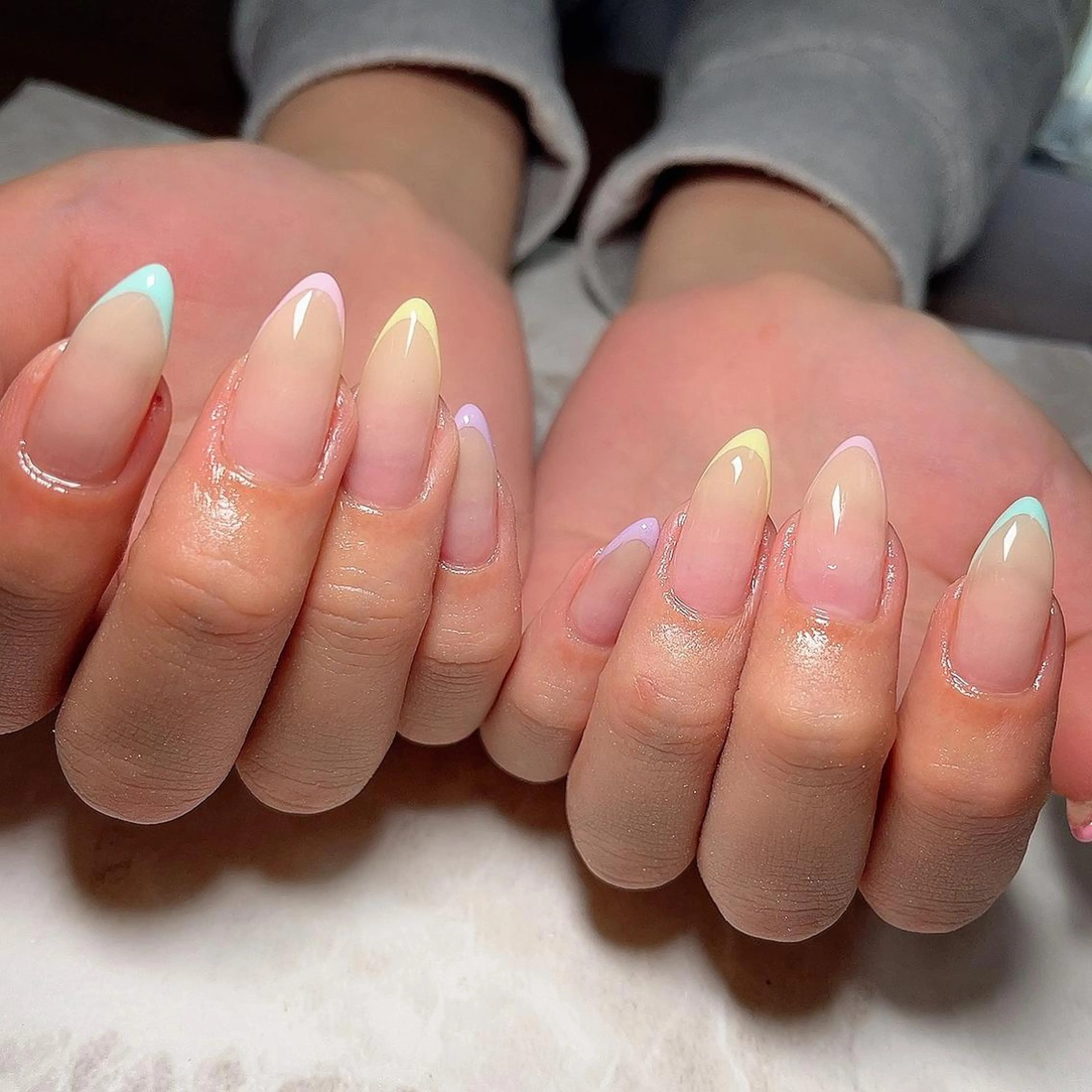 ミディアム ハンドネイル 知花 梨花のネイルデザイン