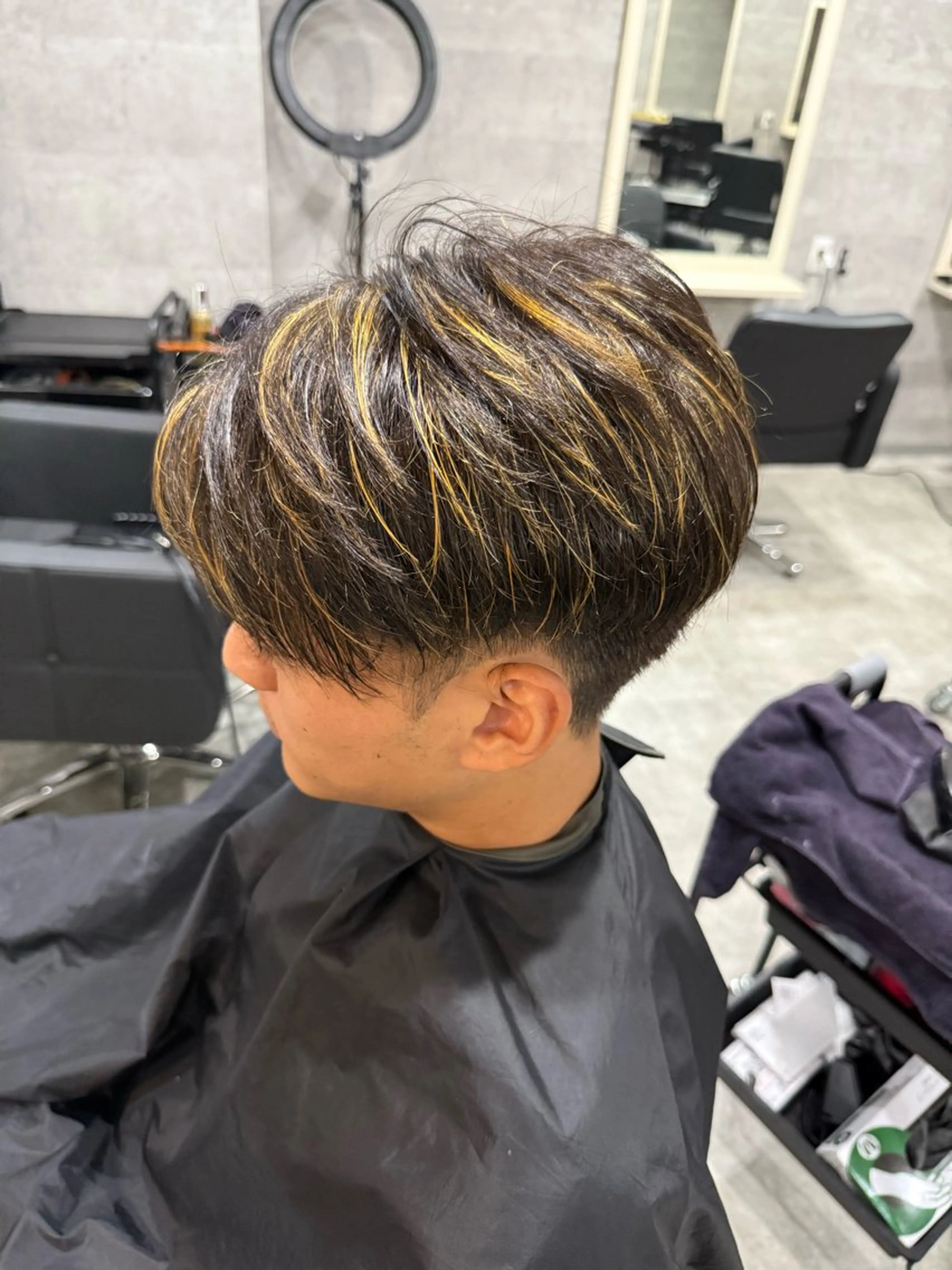 ショート カラー メンズ カット ヘアカラー アンダーバーホワイト上本町所属・園田 光輝のヘアスタイル