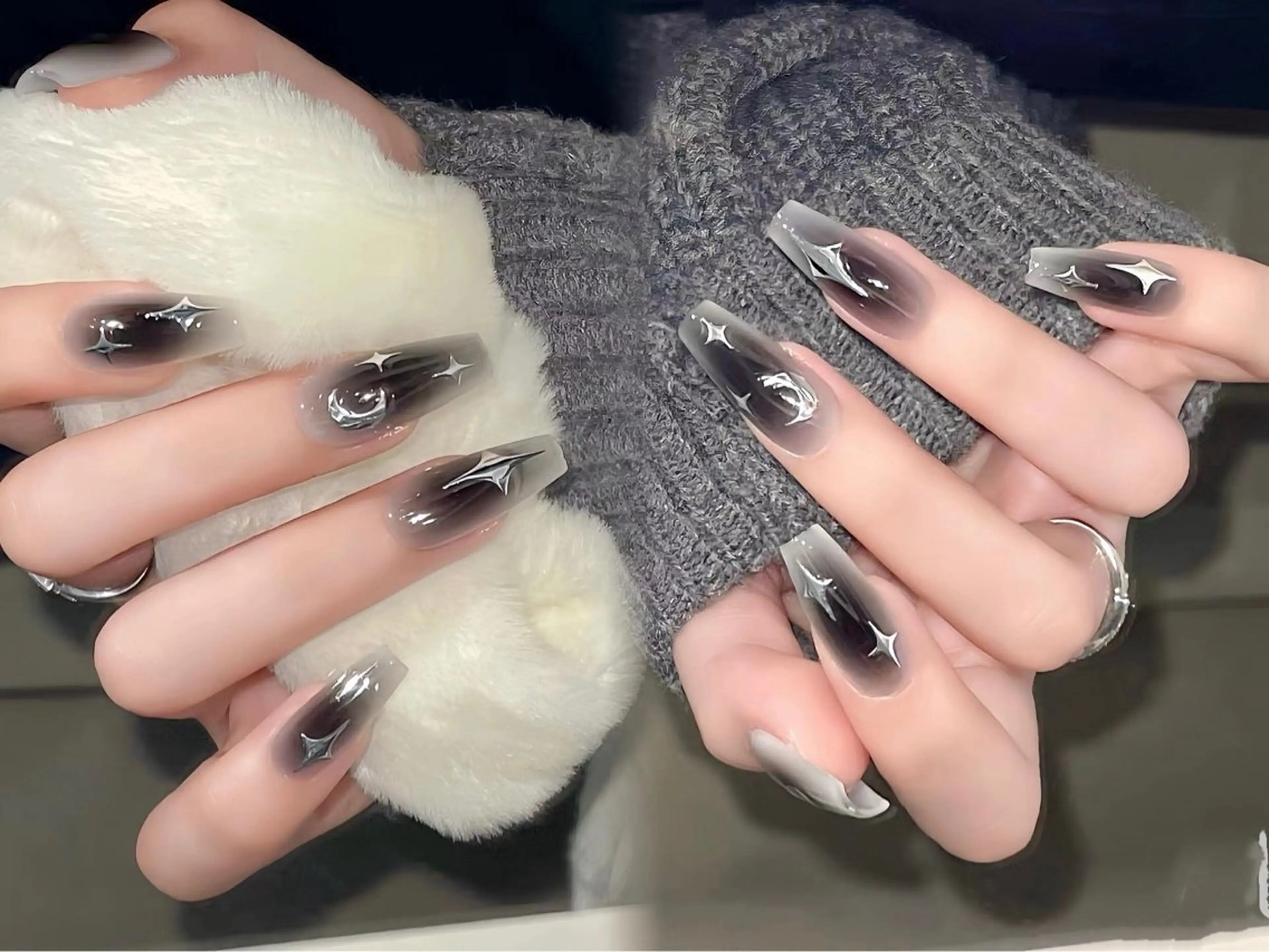 ネイル ブルー チークネイル 長さ出し ジェルネイル ゴールド ハンドネイル ハンドケア ラッキーネイルサロン 西川口東口店のネイルデザイン