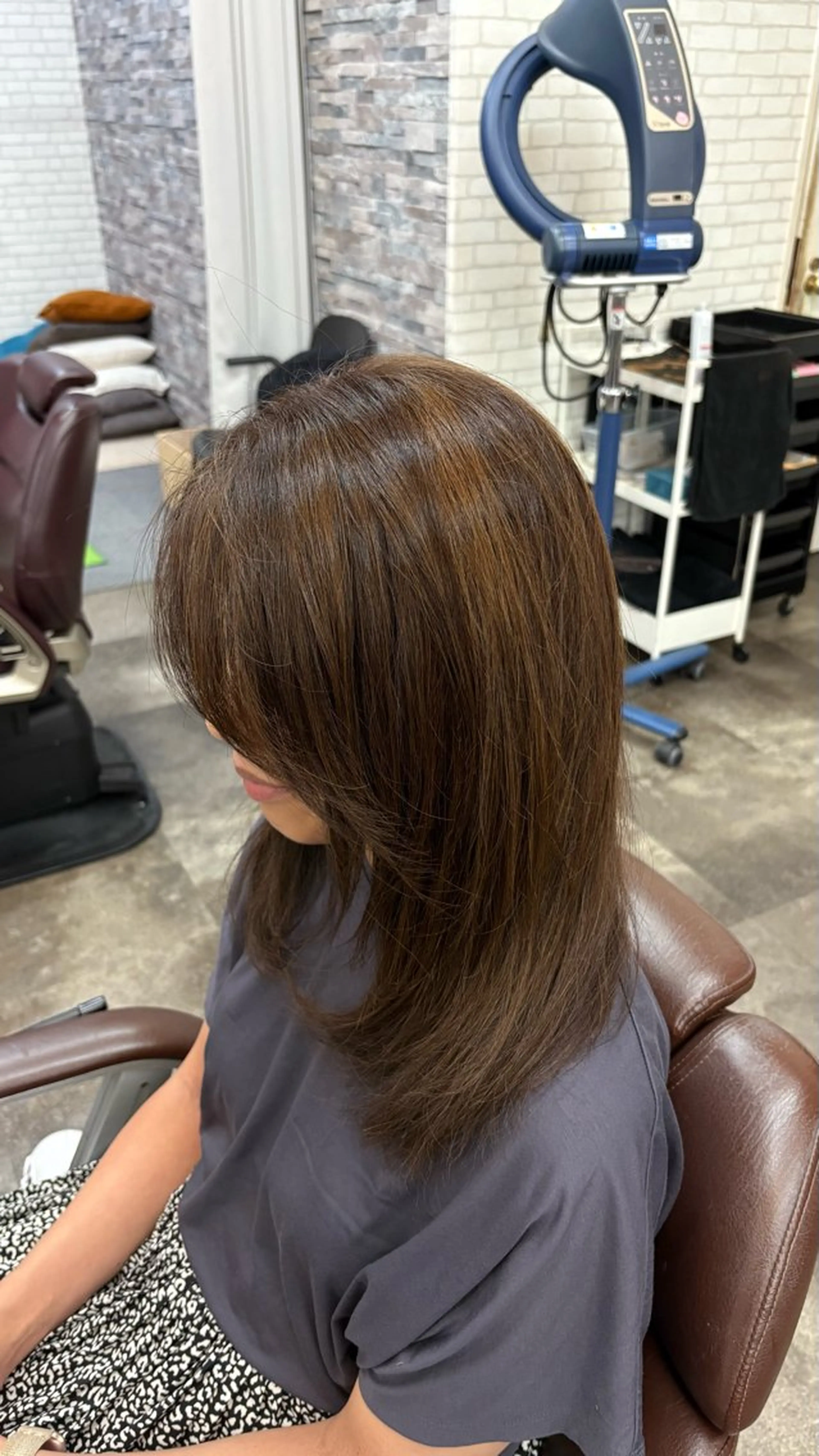 セミロング カラー ハイライトカラー 顔まわりレイヤー 顔周りカット ハイライト レイヤーカット 河野 有吾のヘアスタイル