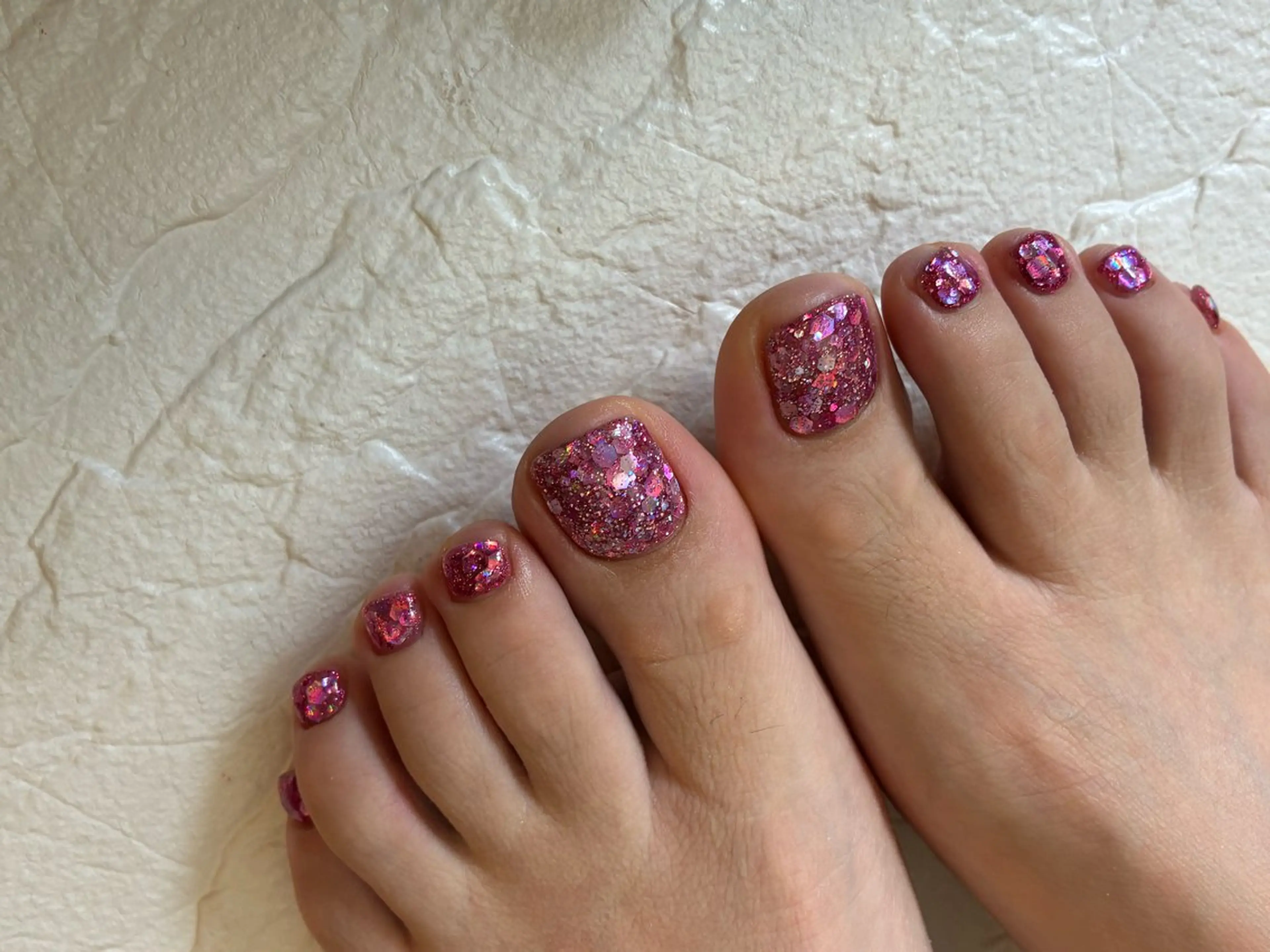 ネイル フットネイル キラキラネイル ピンク フットネイル MIKA 🍊のネイルデザイン