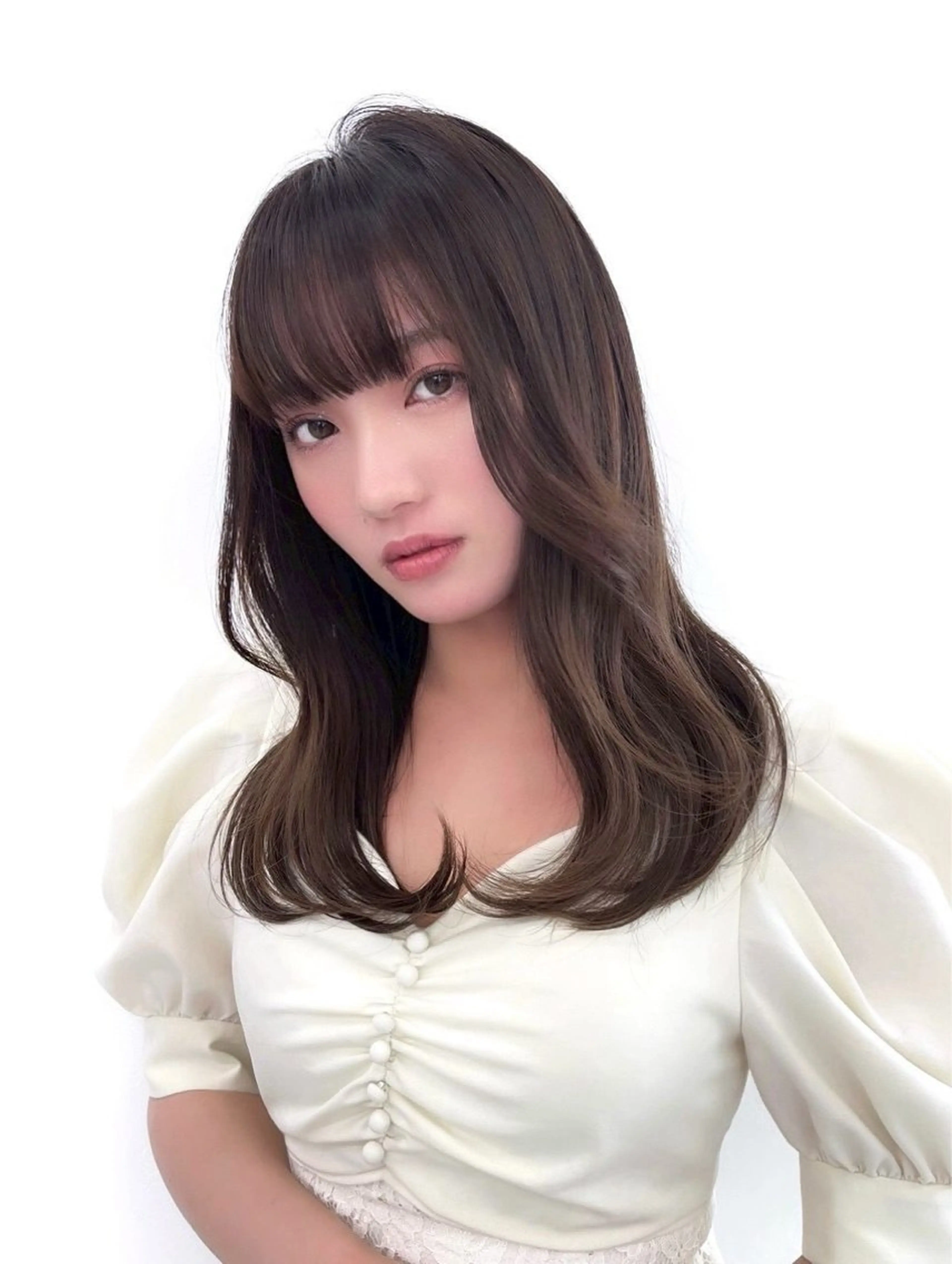 セミロング カラー カット ヘアカラー トリートメント ケアブリーチ/透明感 カラー🤍YURIAのヘアスタイル