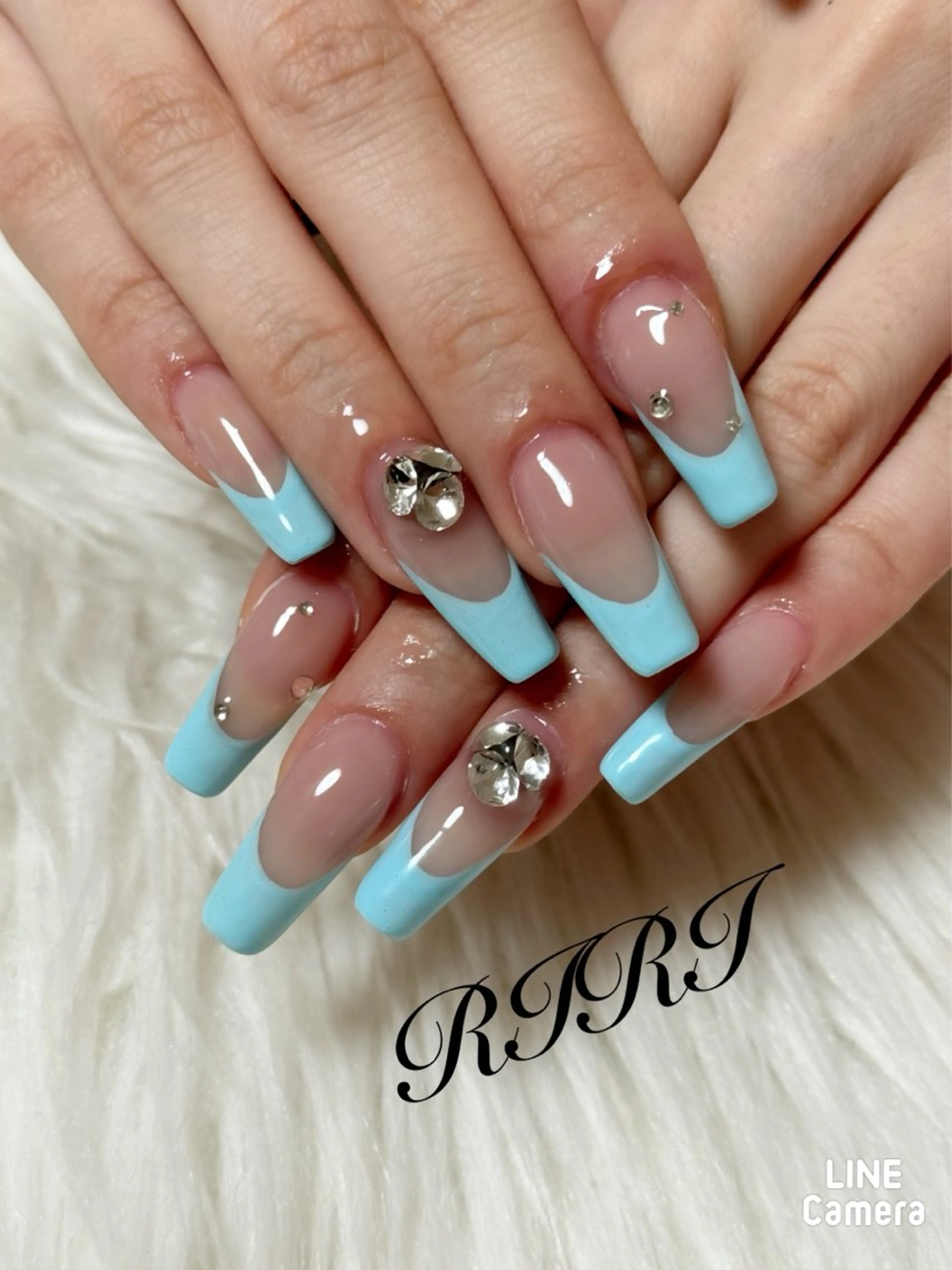 ネイル ブルー フレンチネイル ジェルネイル 水色 ロングネイル ハンドネイル riri オーナーのネイルデザイン
