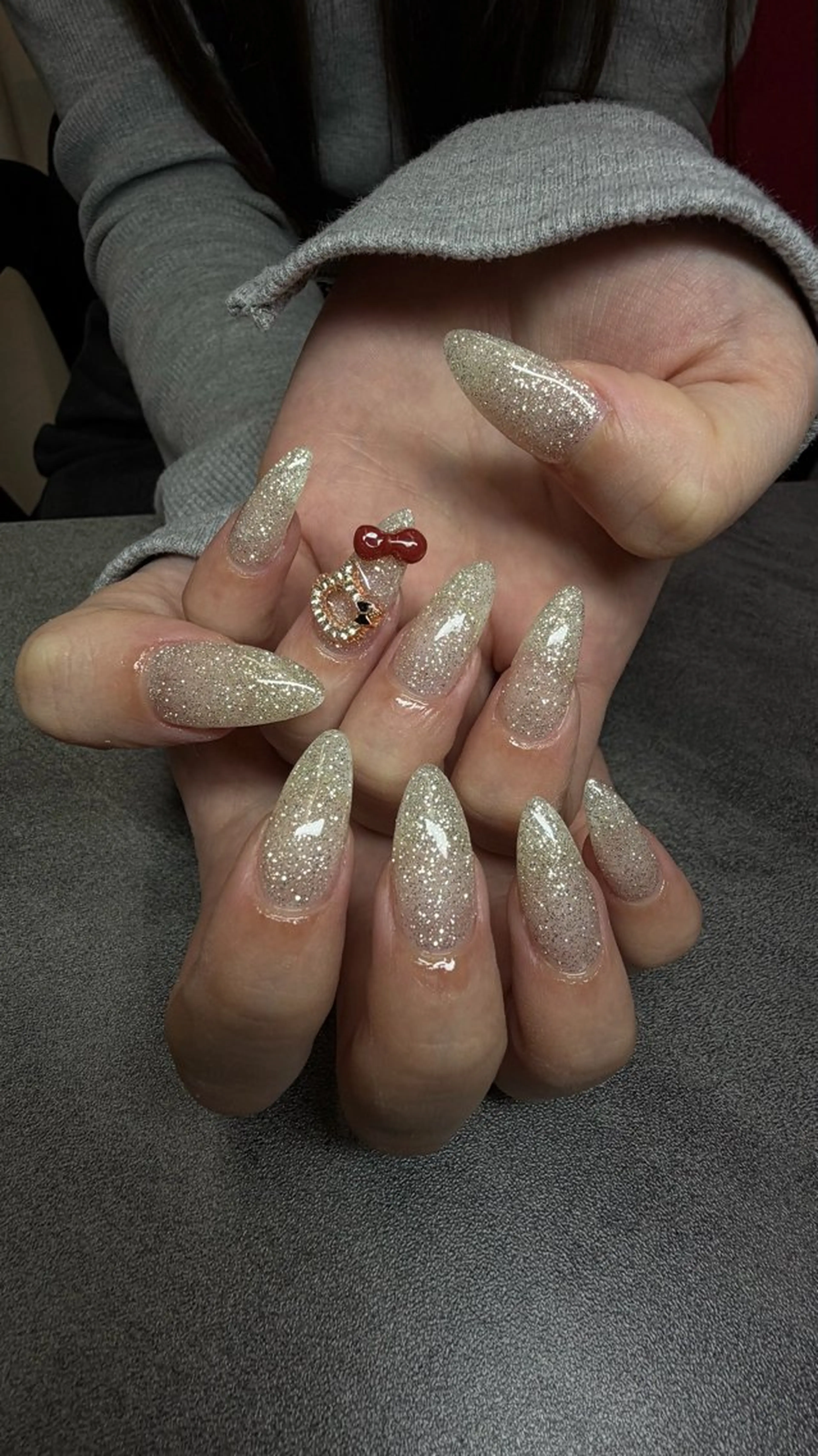 ネイル フラッシュネイル シルバー ハンドネイル Ann nailのネイルデザイン