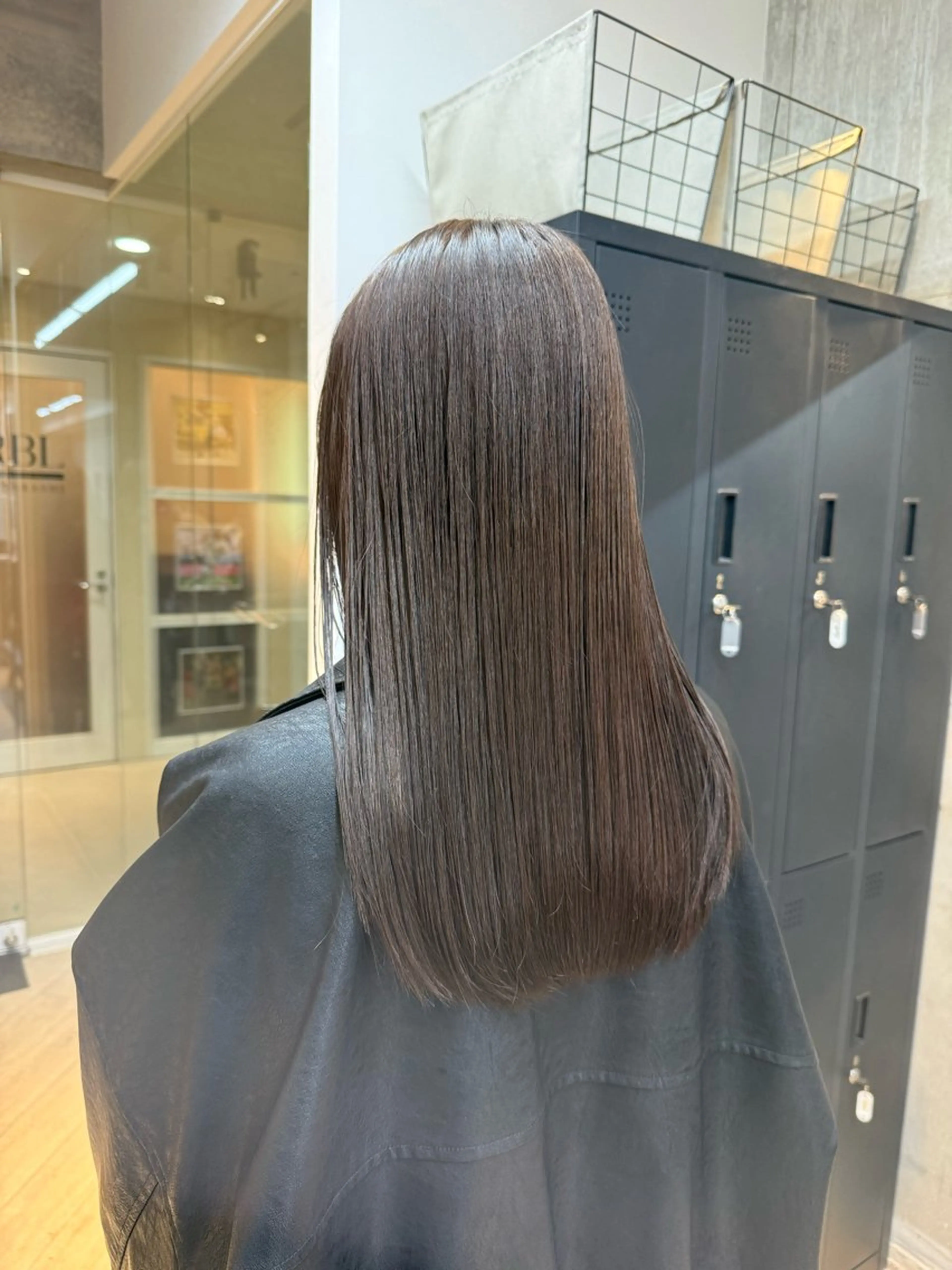 セミロング カラー カット ヘアカラー トリートメント 栗原 莉玖のヘアスタイル