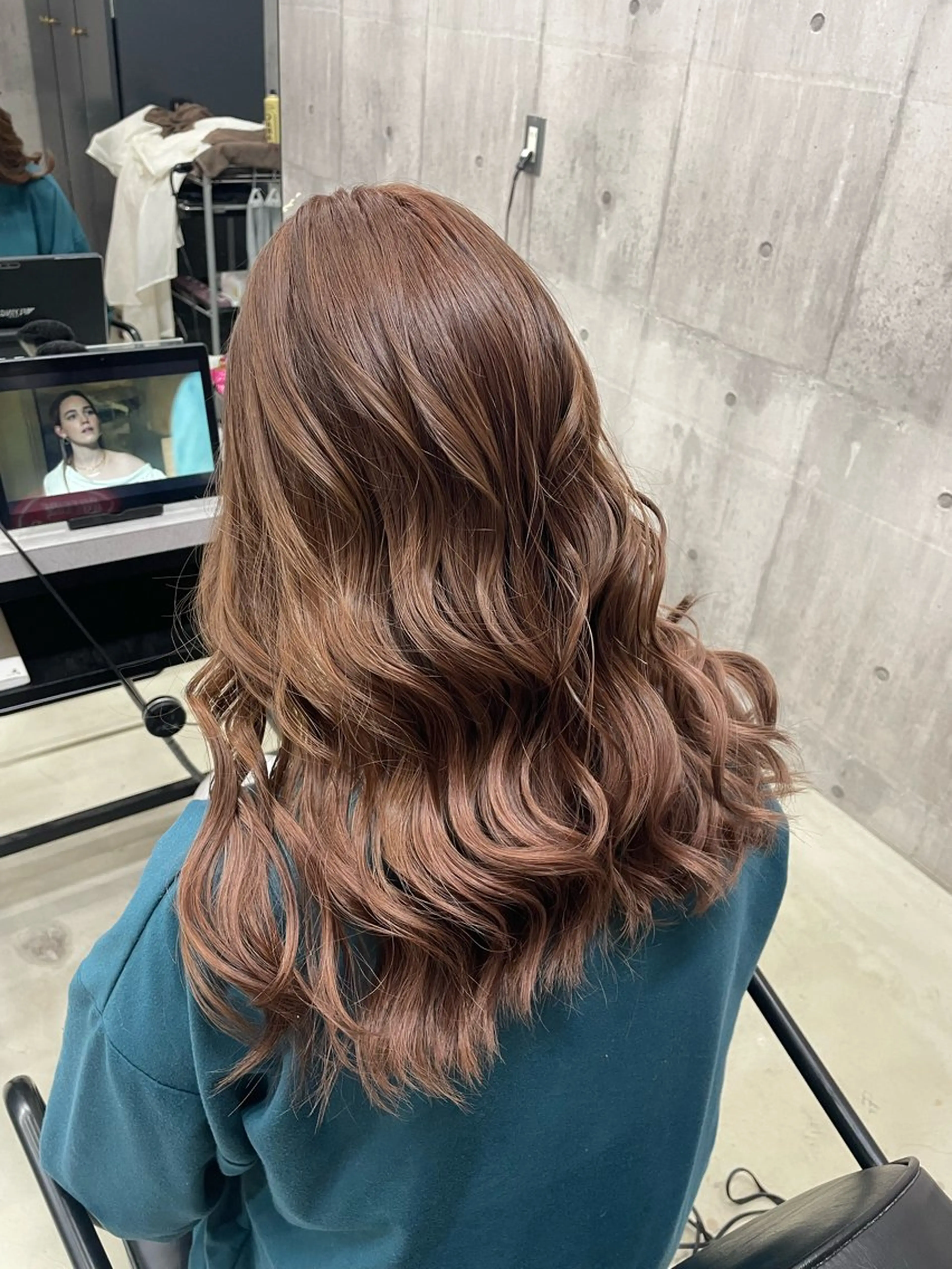 ロング カラー ベージュカラー モカベージュ ヘアカラー LUXBE LUCE ひなののヘアスタイル