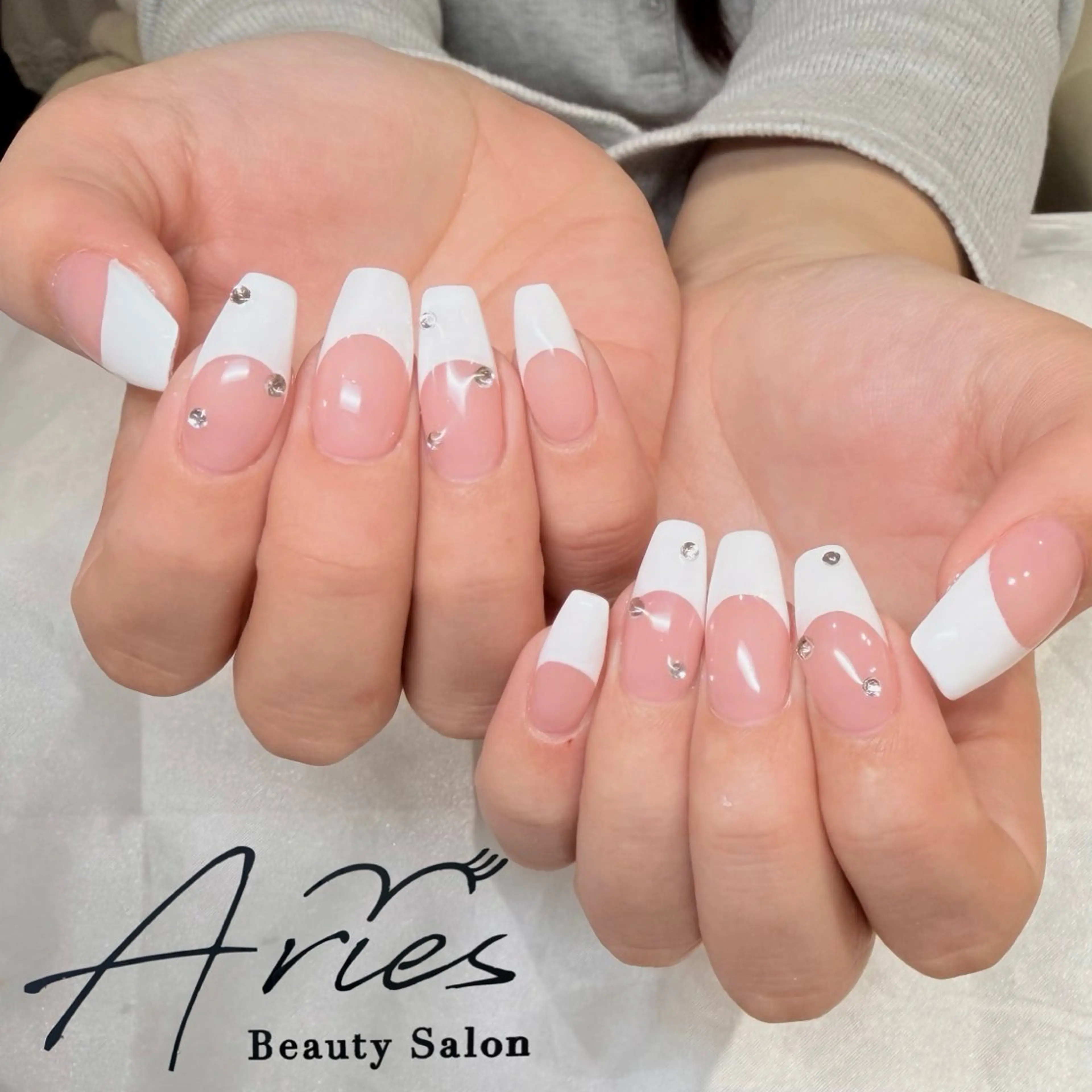 ネイル アートネイル フレンチネイル ジェルネイル パラジェル シンプルネイル Misaki Aries心斎橋店のネイルデザイン