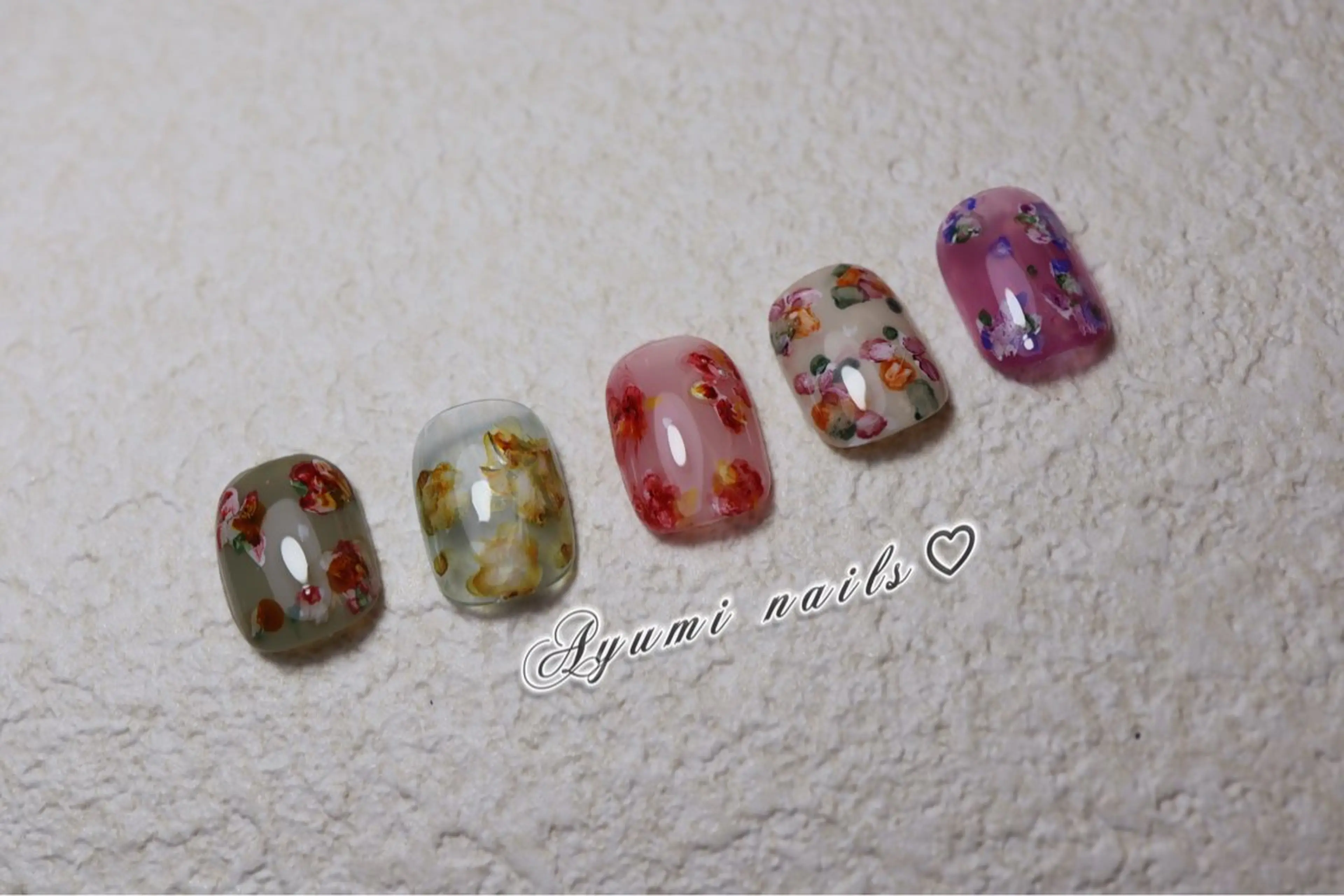 ネイル ハンドネイル YUMI ニュアンスnailsのネイルデザイン