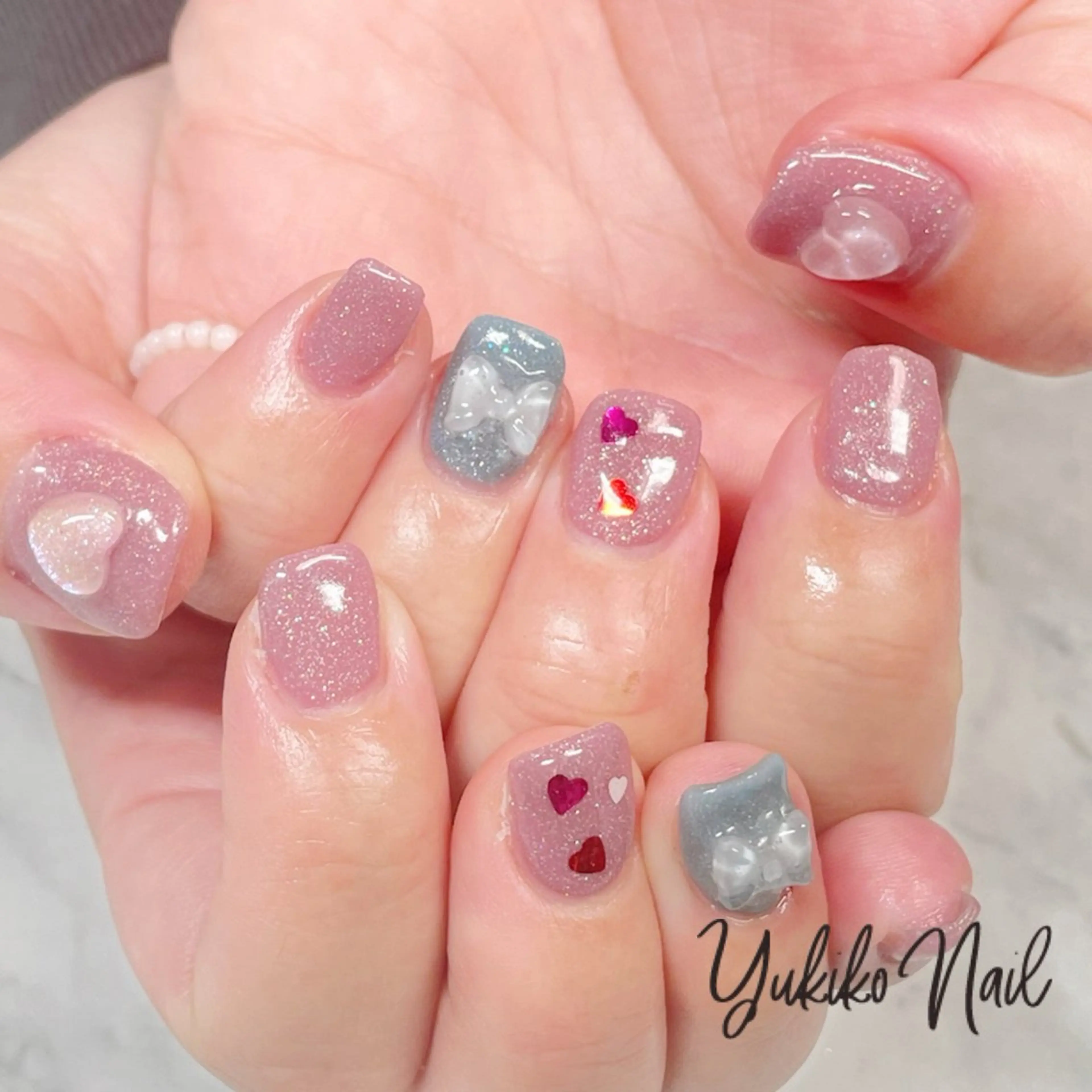 ネイル アートネイル ハート キラキラネイル ラメ(グリッター) リボン ハンドネイル ユキコ ネイルのネイルデザイン