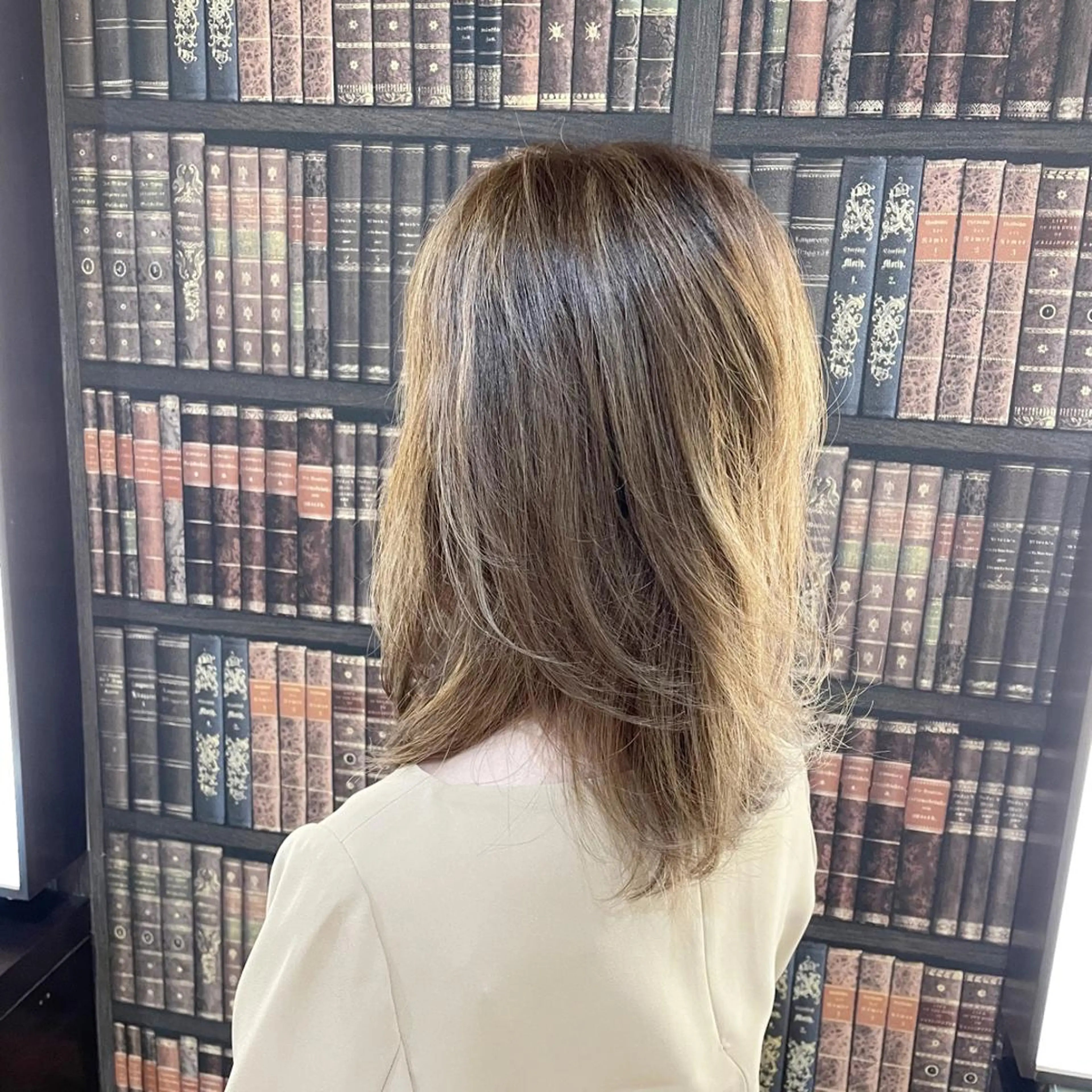 ミディアム カラー newline銀座所属・👑銀座ショート/ 絶壁補正/金子涼👑のヘアスタイル