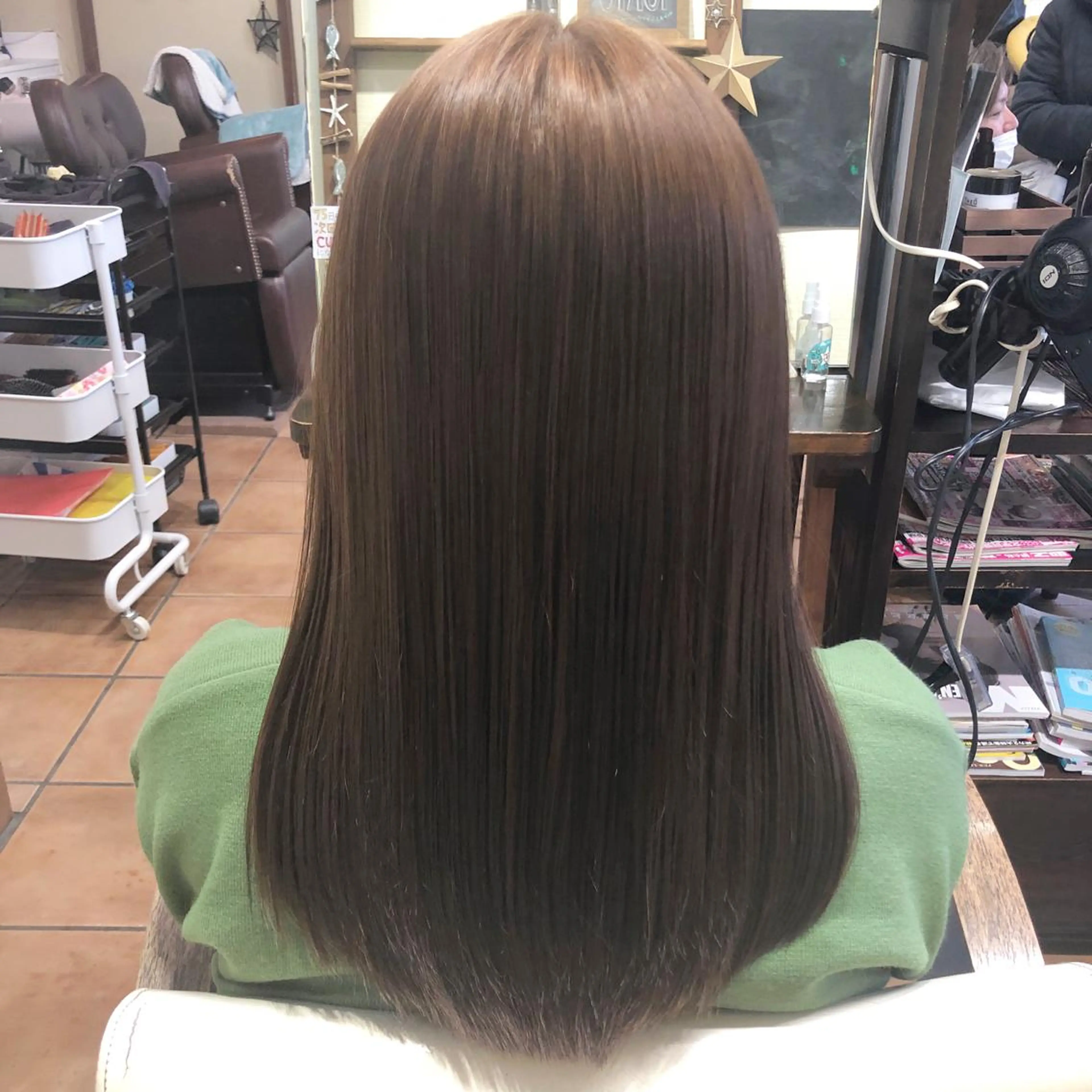セミロング カラー つばた みゆ🦋のヘアスタイル