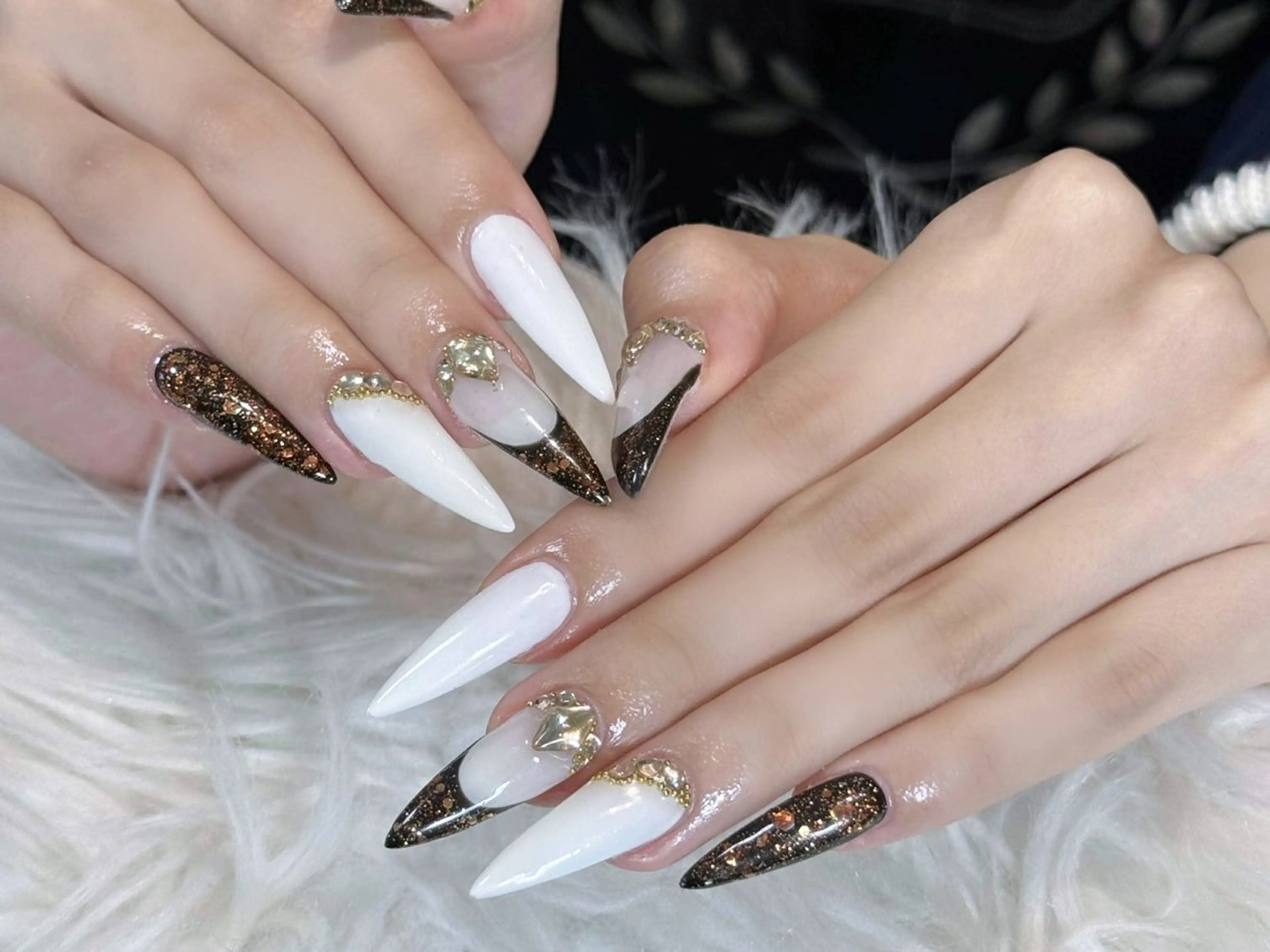 ネイル ボルドー ブラウン チークネイル ドット フットネイル Julli NailStudioのネイルデザイン