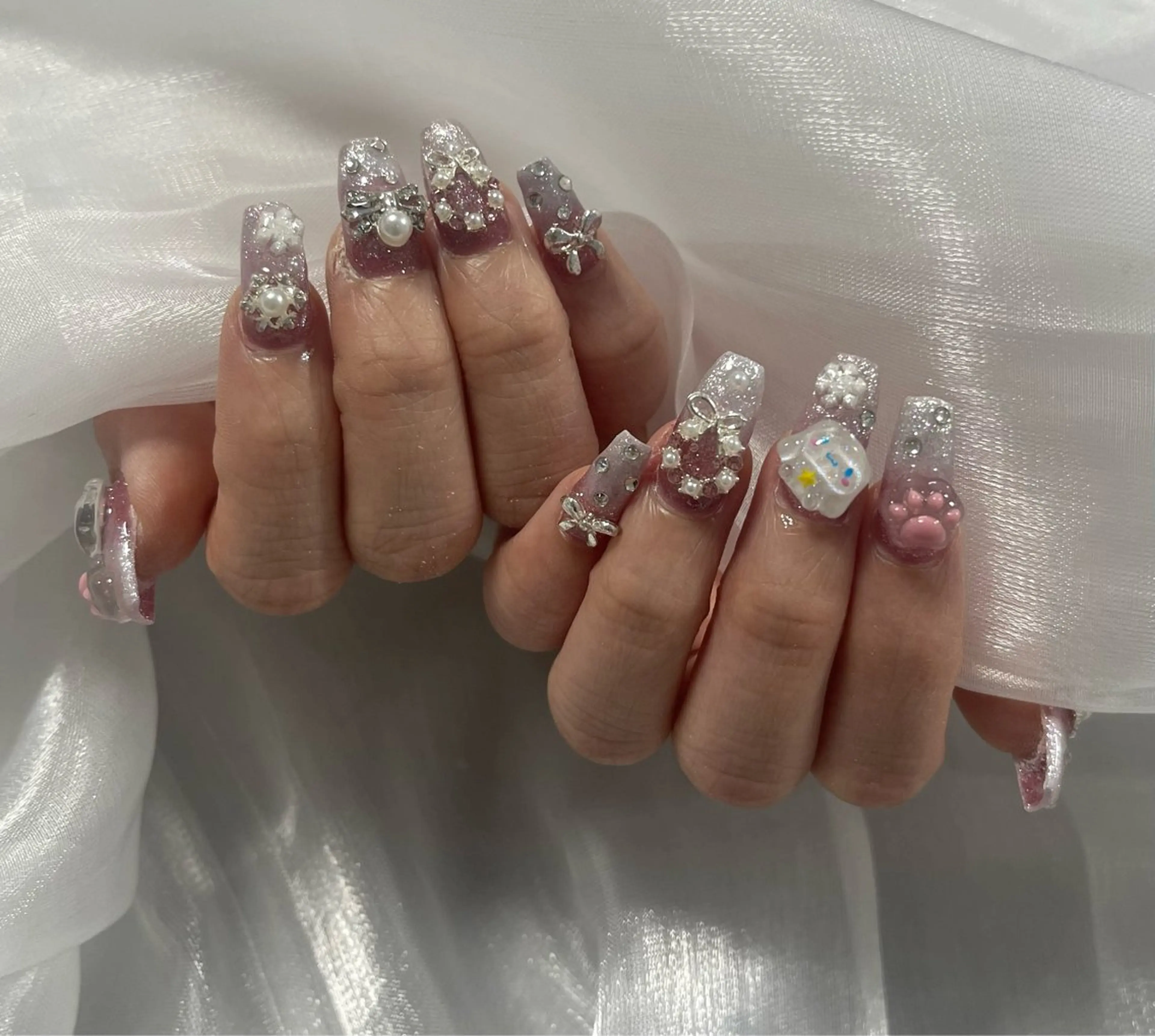 ネイル オーロラネイル クリアネイル フラッシュネイル ジェルネイル グラデーション ハンドネイル Amee Nail Salonのネイルデザイン