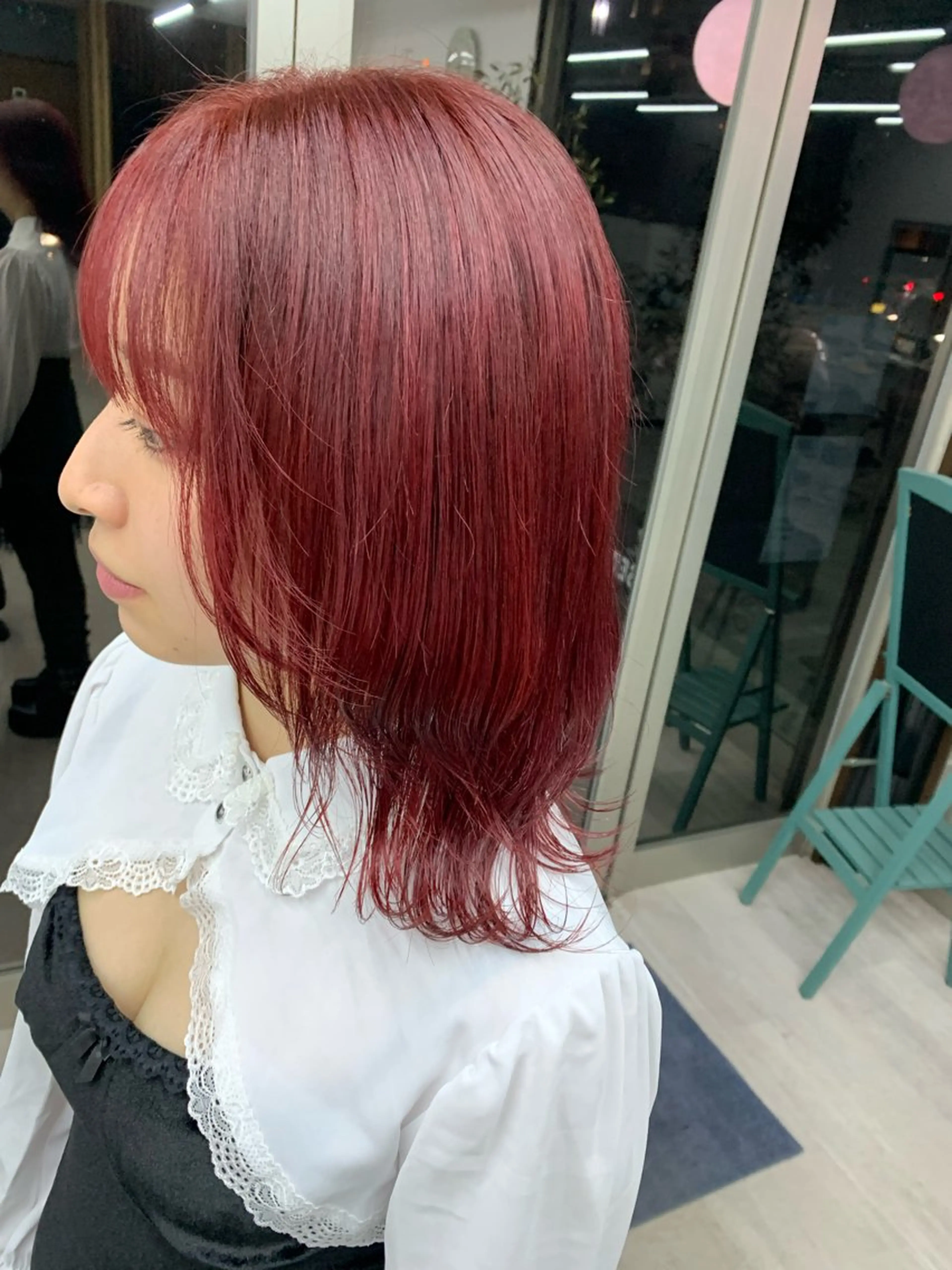 ミディアム カラー 坂井 水菜美のヘアスタイル