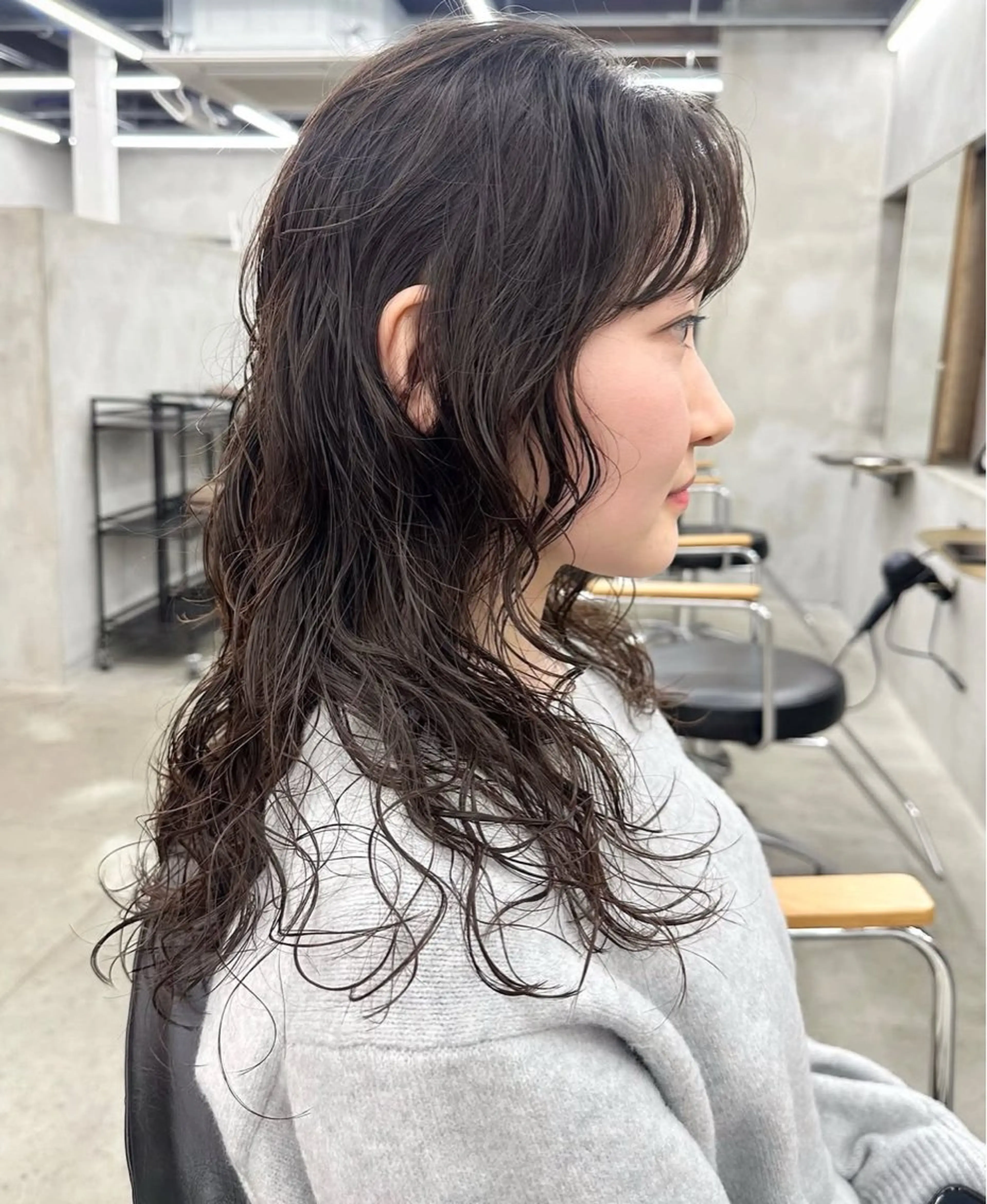 セミロング パーマ セミロングパーマ 顔まわりレイヤー レイヤーカット ニュアンスパーマ スパイラルパーマ カット パーマ パーマ /レイヤー 榛地渉馬 /矢場町のヘアスタイル