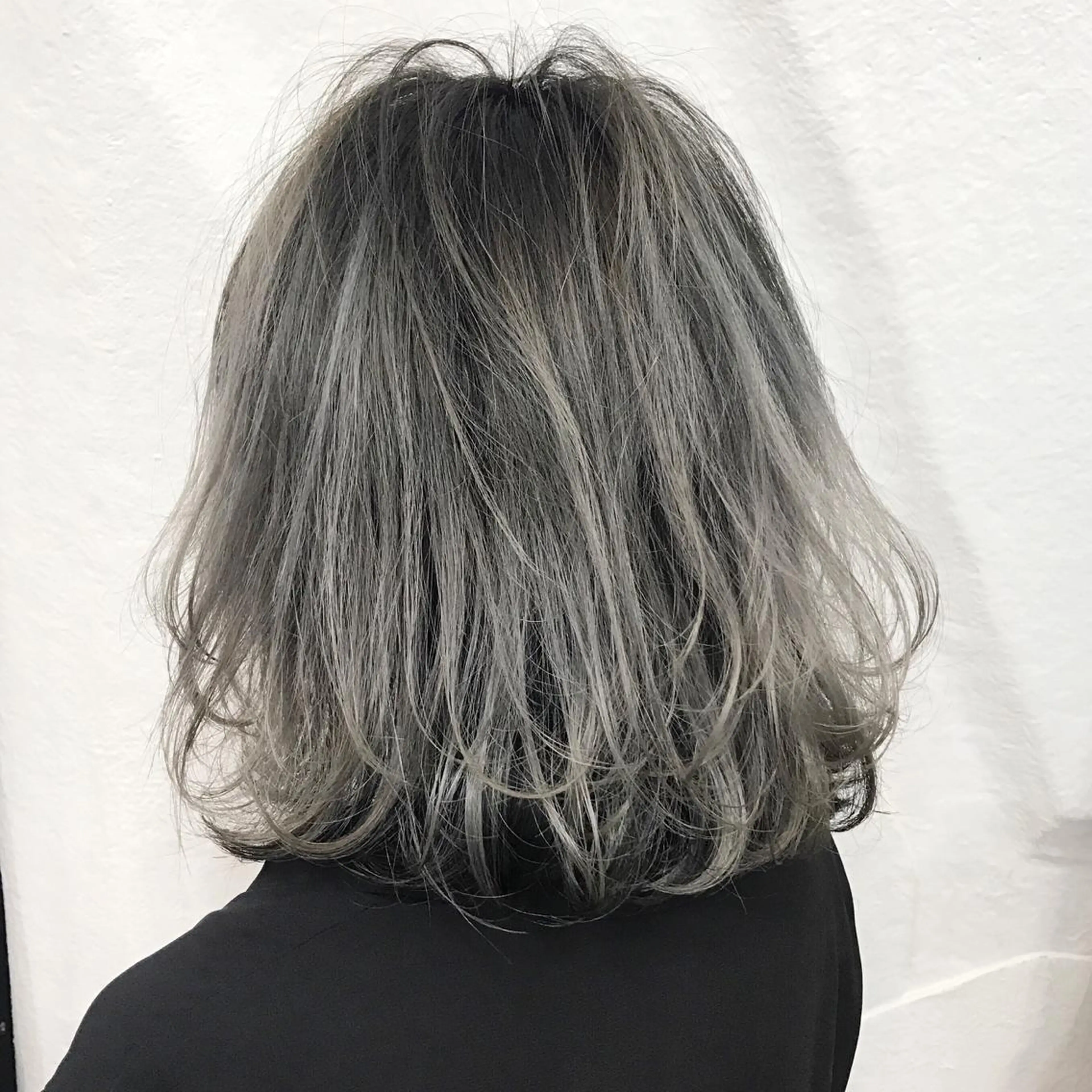 ミディアム カラー ブリーチ タンバルモリ レイヤーカット K-POP好き美容師 🇰🇷Kai.Yのヘアスタイル