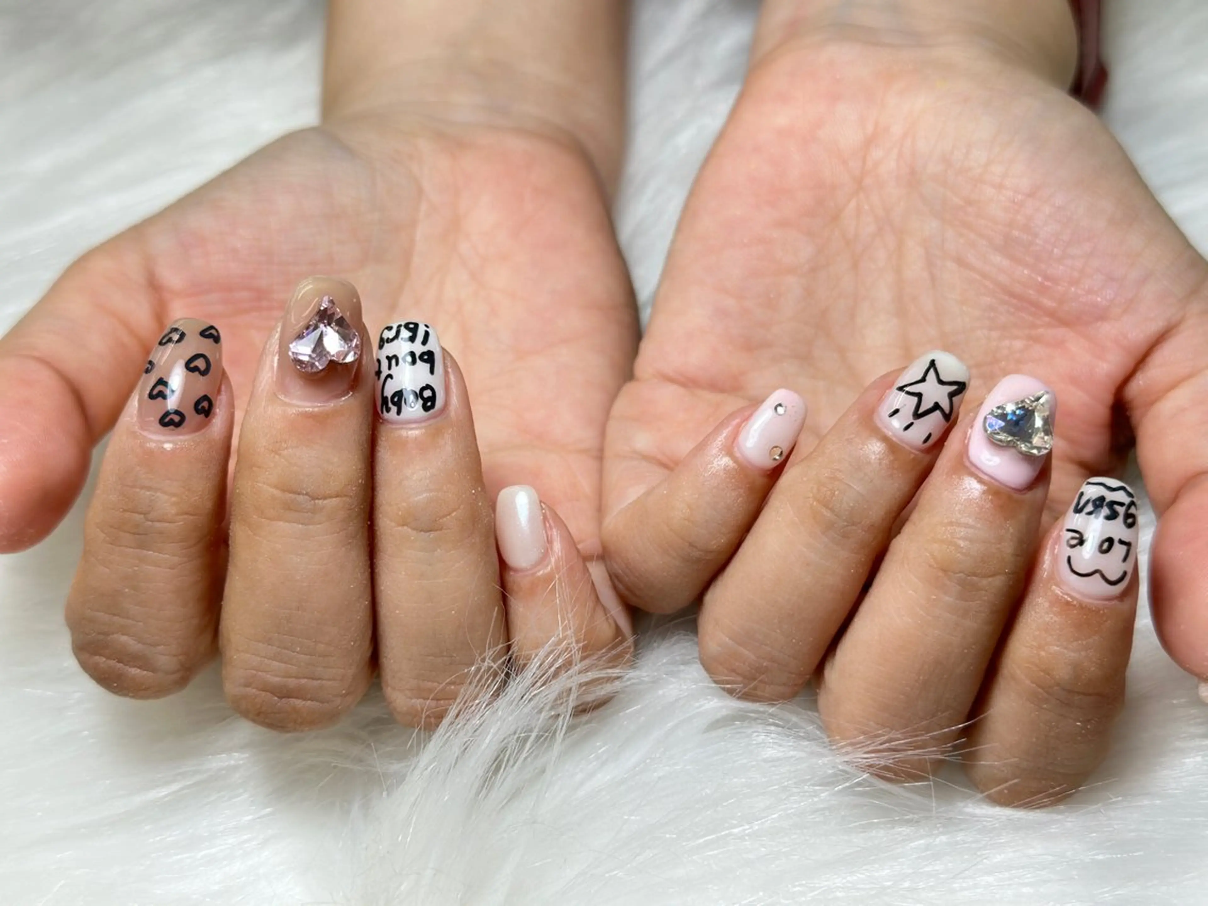 ネイル Mona【パラジェル ・長さ出し専門店】のネイルデザイン