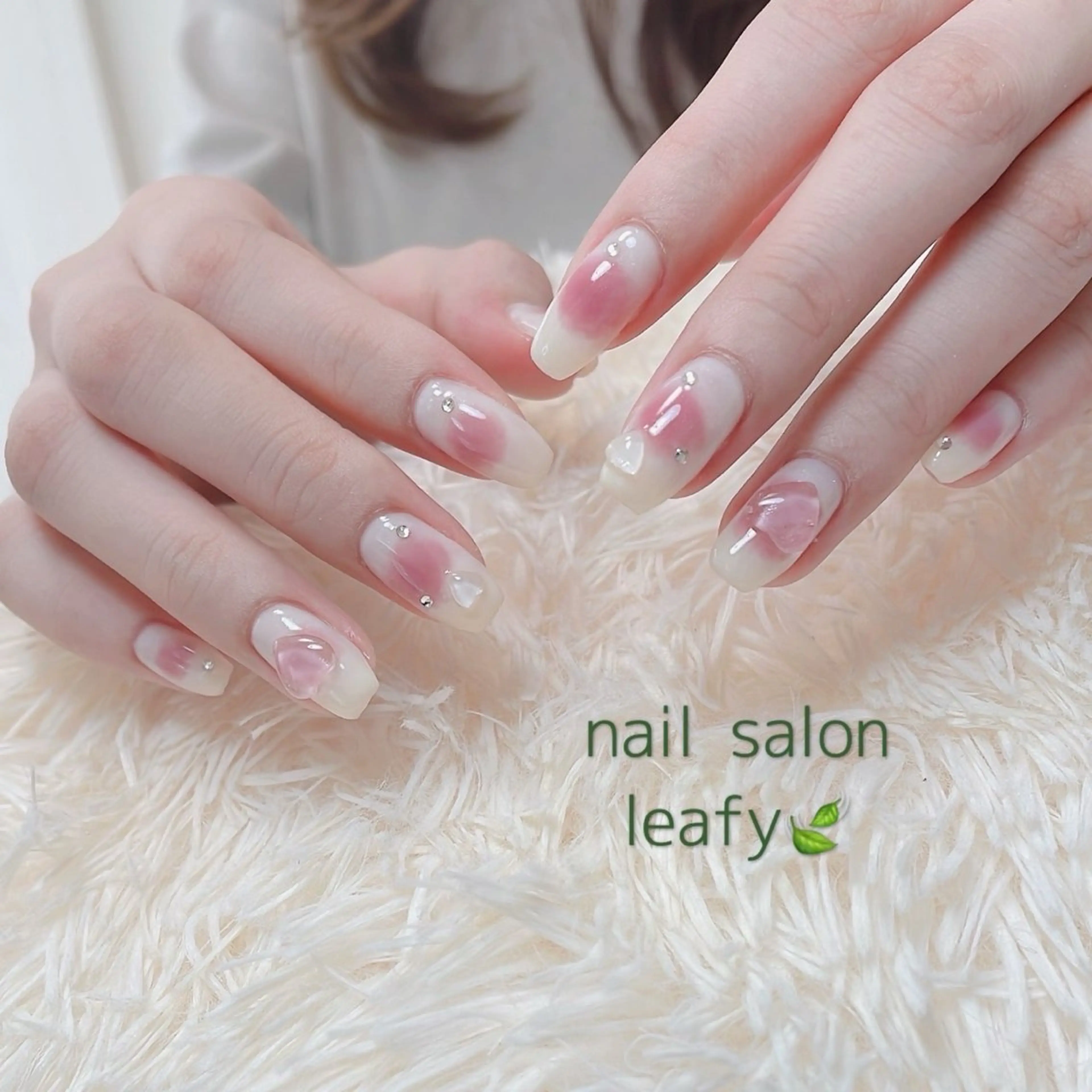 ネイル チークネイル ハート 持ち込み ネイルサロン leafyのネイルデザイン