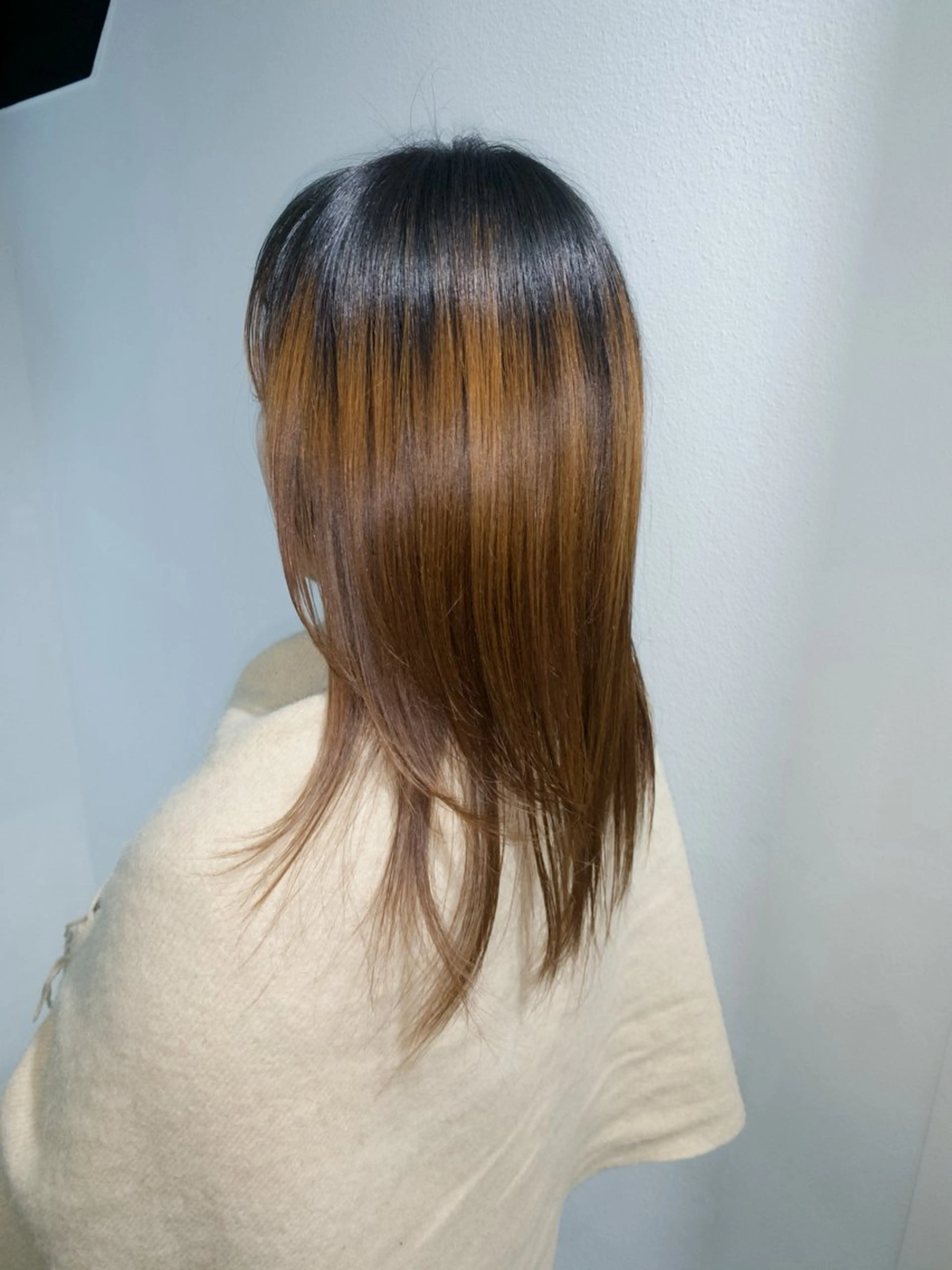 セミロング yiye shioriのヘアスタイル